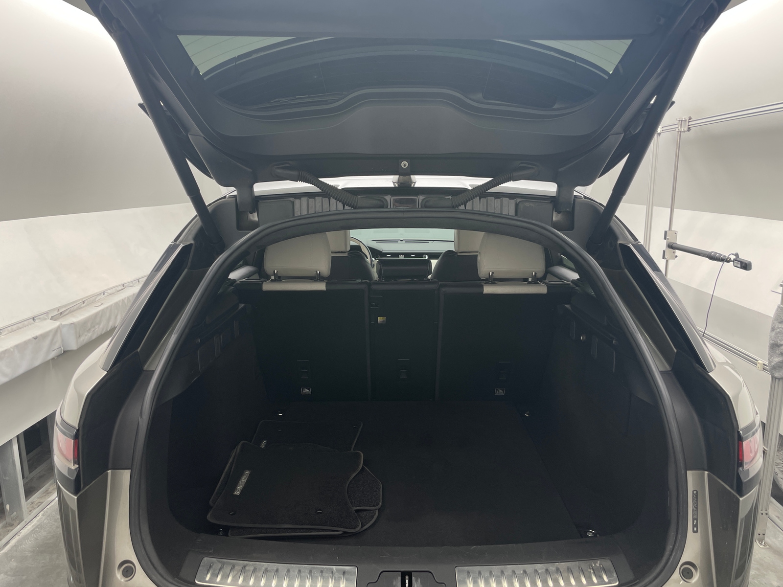 Thumbnail: 2018 Land Rover Range Rover Velar - 7