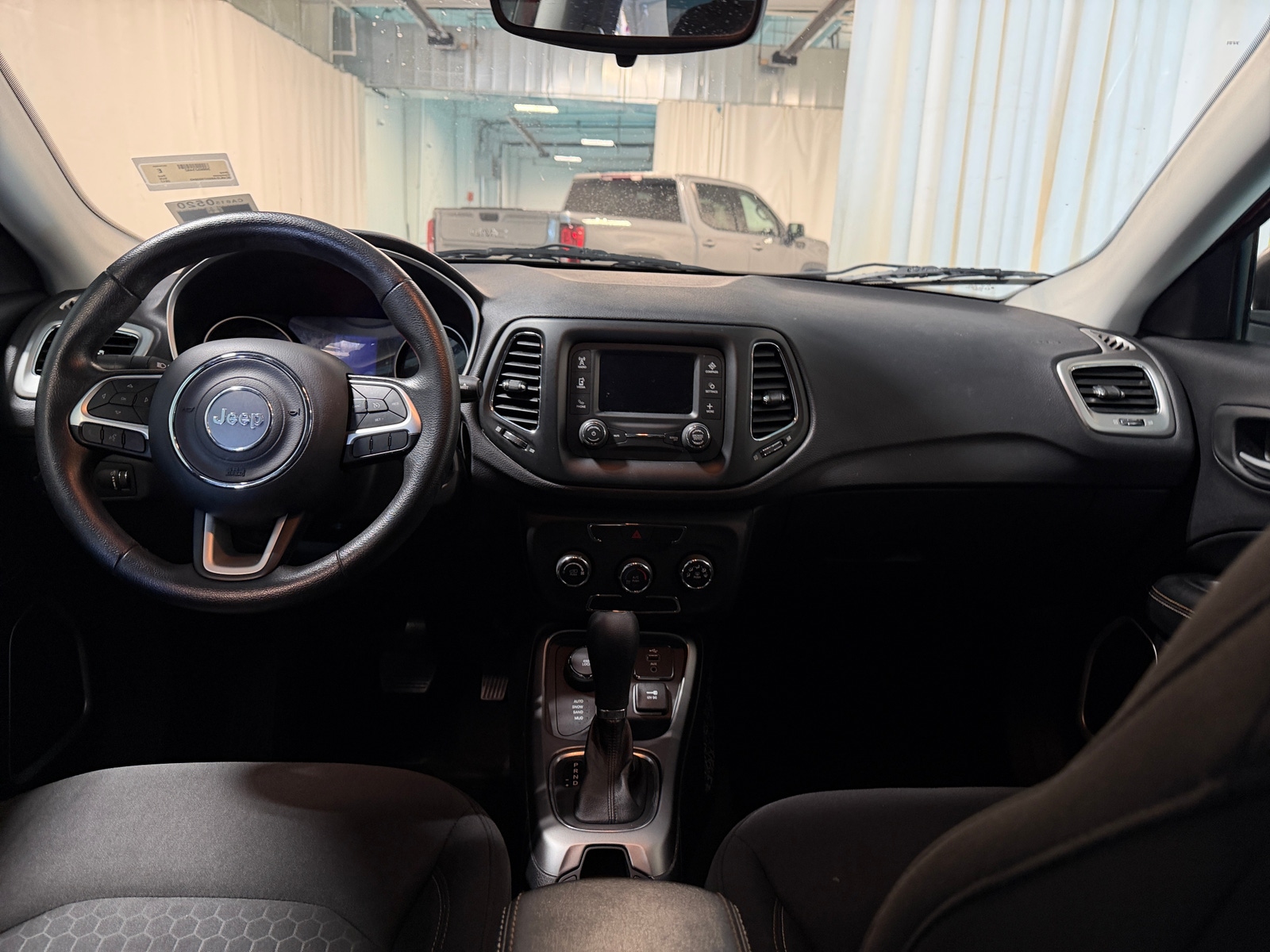 Thumbnail: 2017 Jeep Compass - 3
