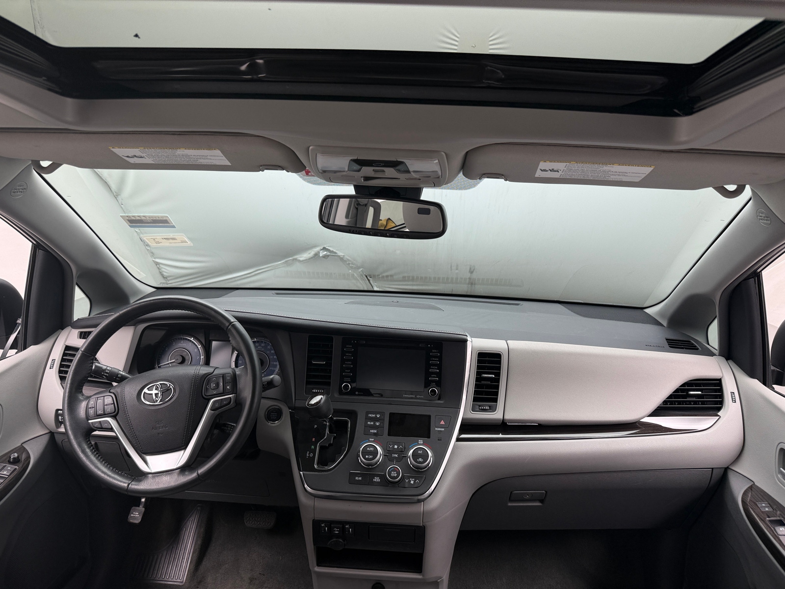 Thumbnail: 2018 Toyota Sienna - 2