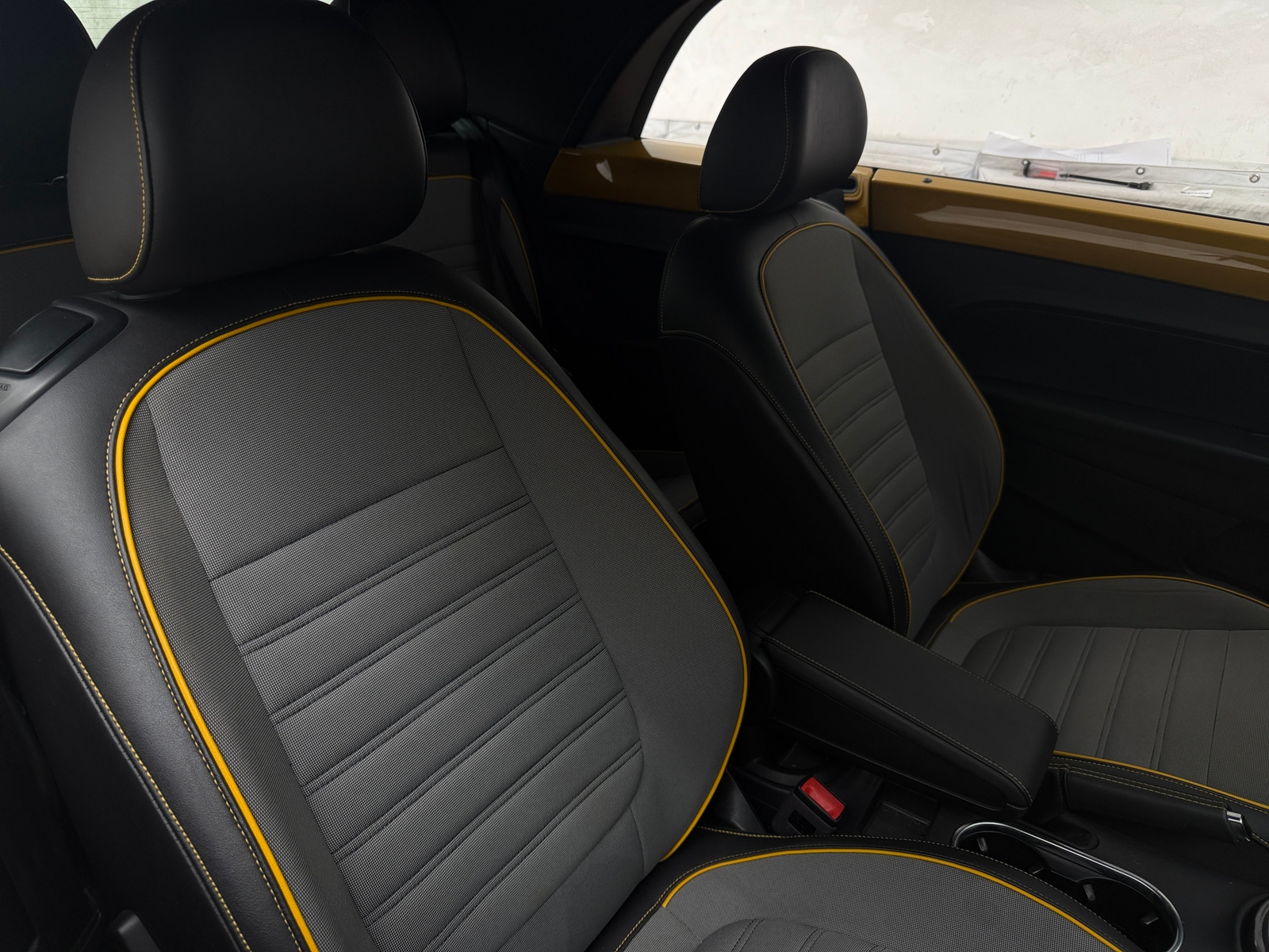 Thumbnail: 2017 Volkswagen Beetle - 2