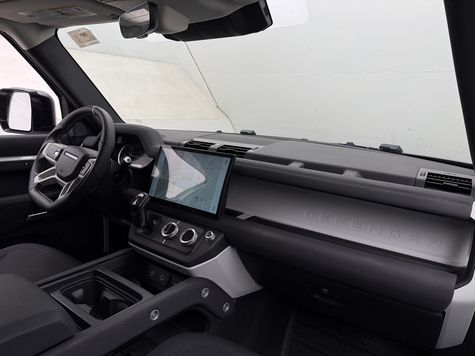 Thumbnail: 2022 Land Rover Defender - 3