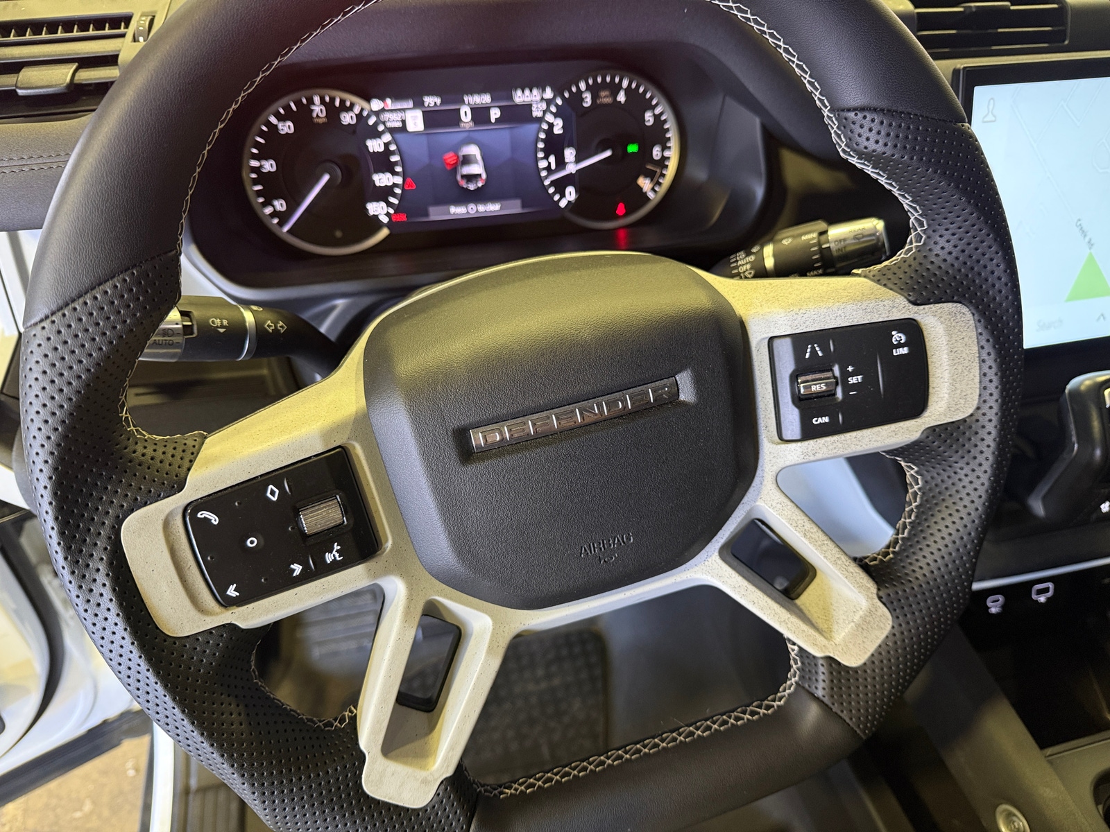 Thumbnail: 2022 Land Rover Defender - 5