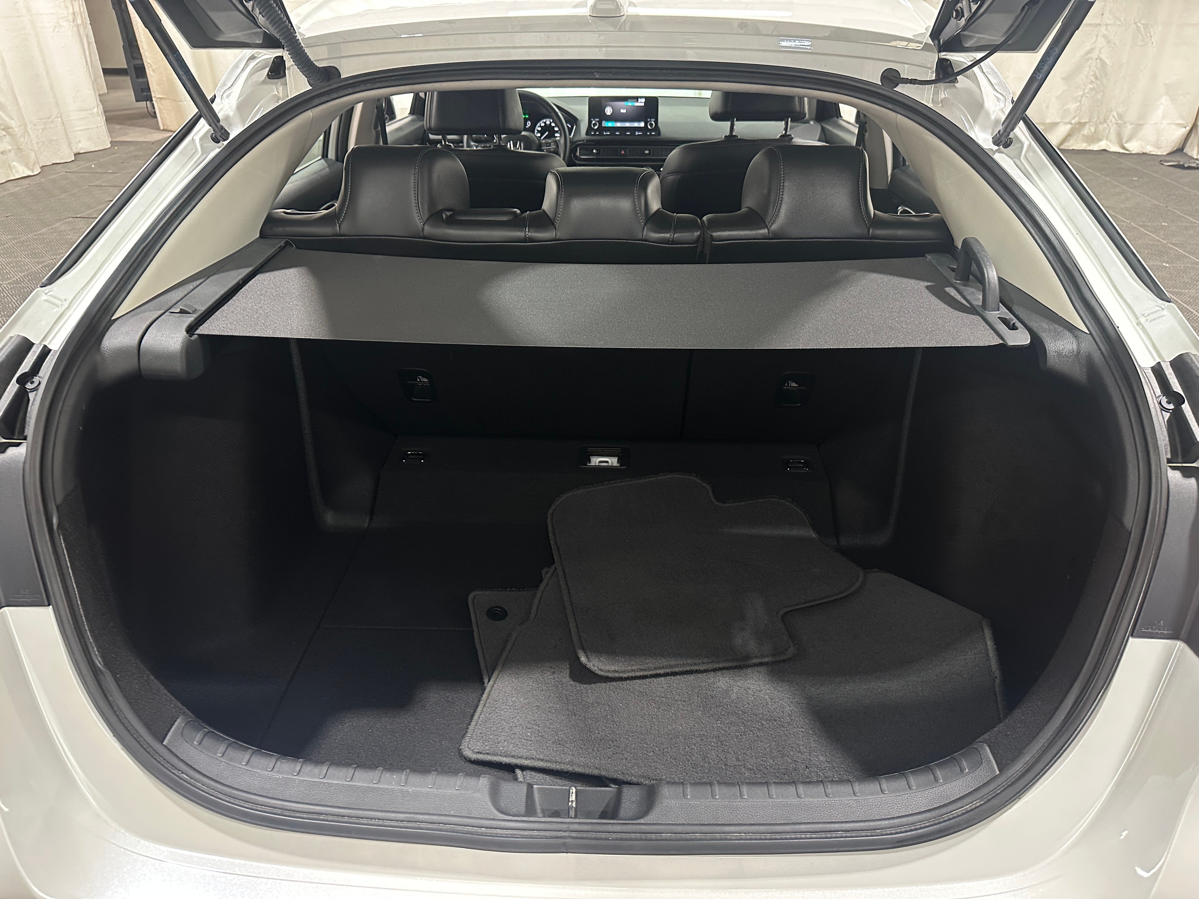 2023 Honda Civic Hatchback EX-L - Photo 8