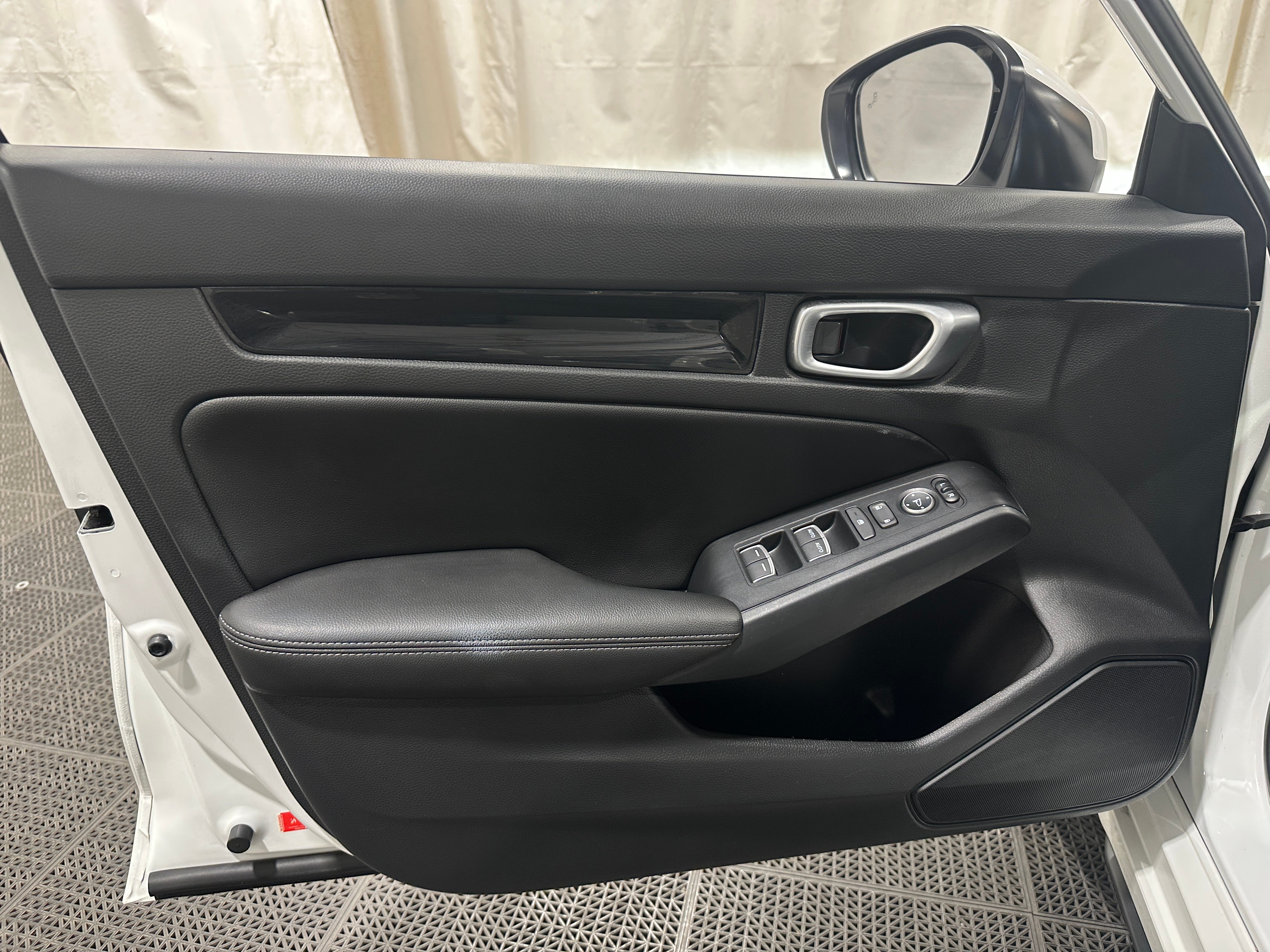 2023 Honda Civic Hatchback EX-L - Photo 10