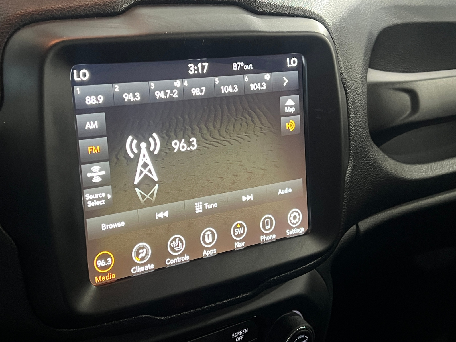 Thumbnail: 2021 Jeep Renegade - 3