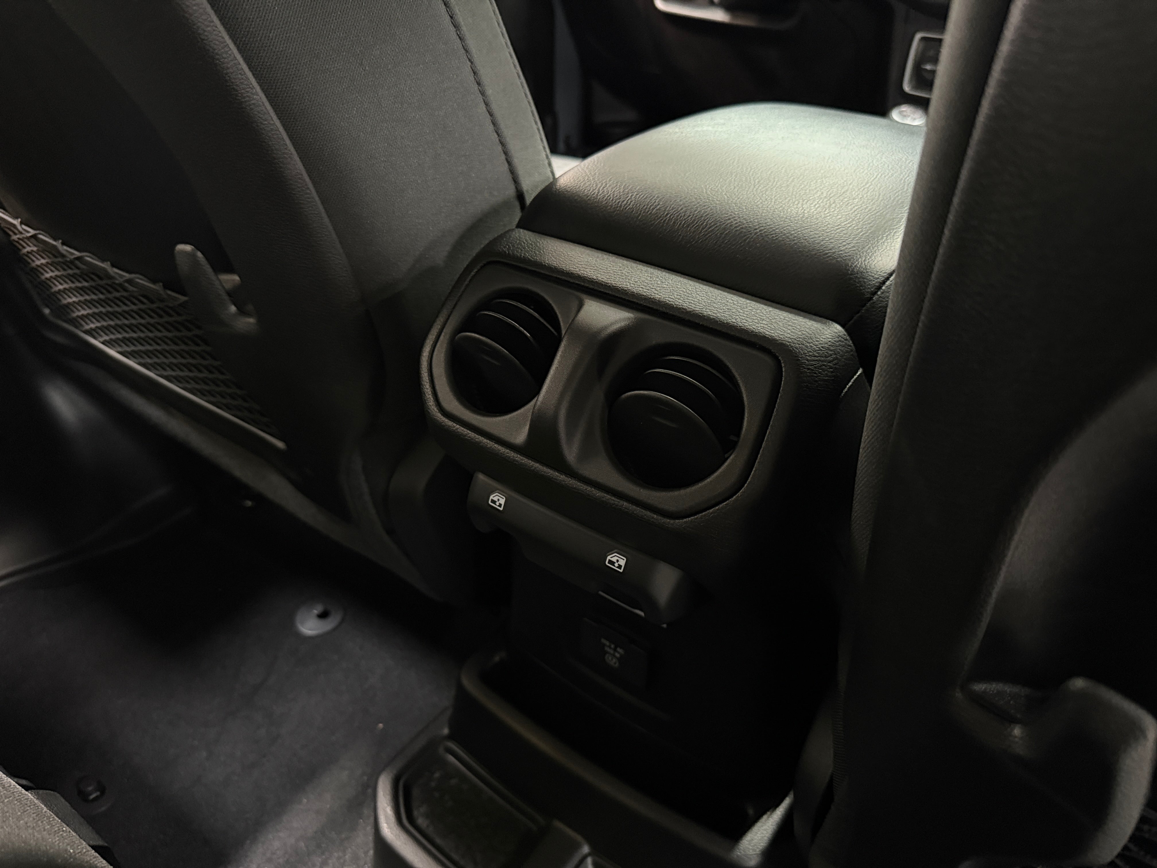 1C4RJXR63RW168522