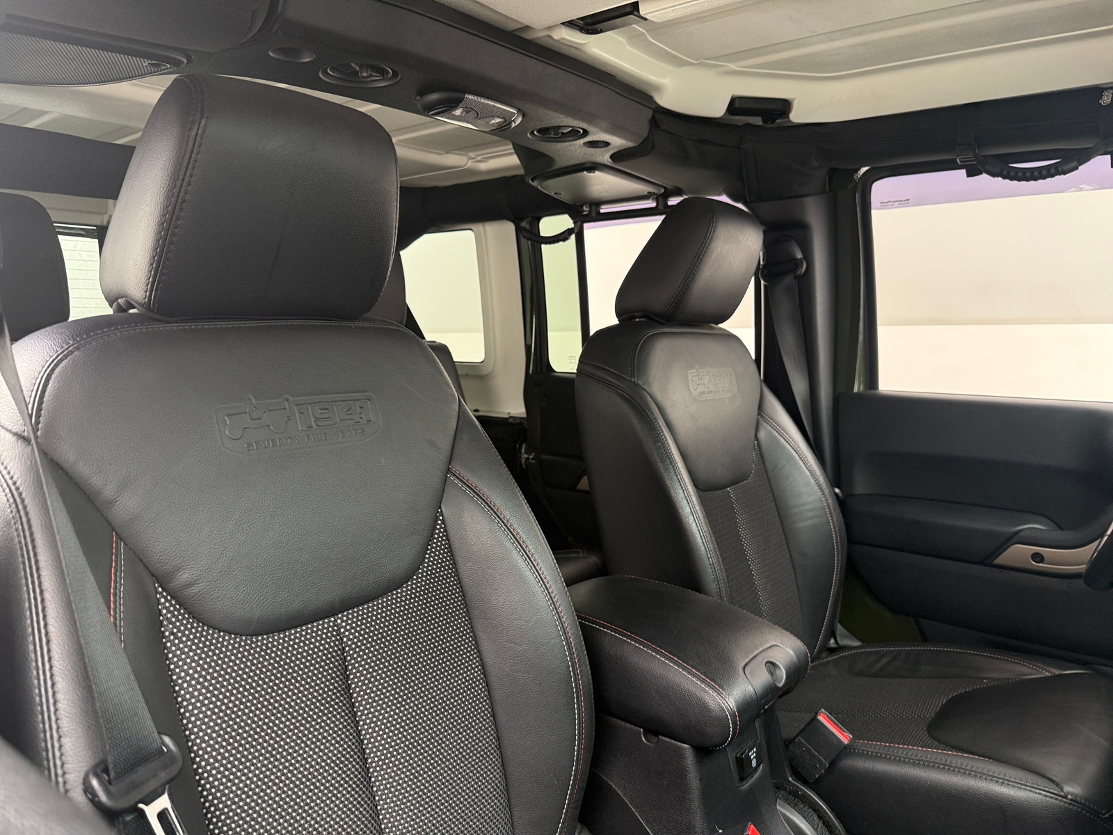 Thumbnail: 2016 Jeep Wrangler - 2