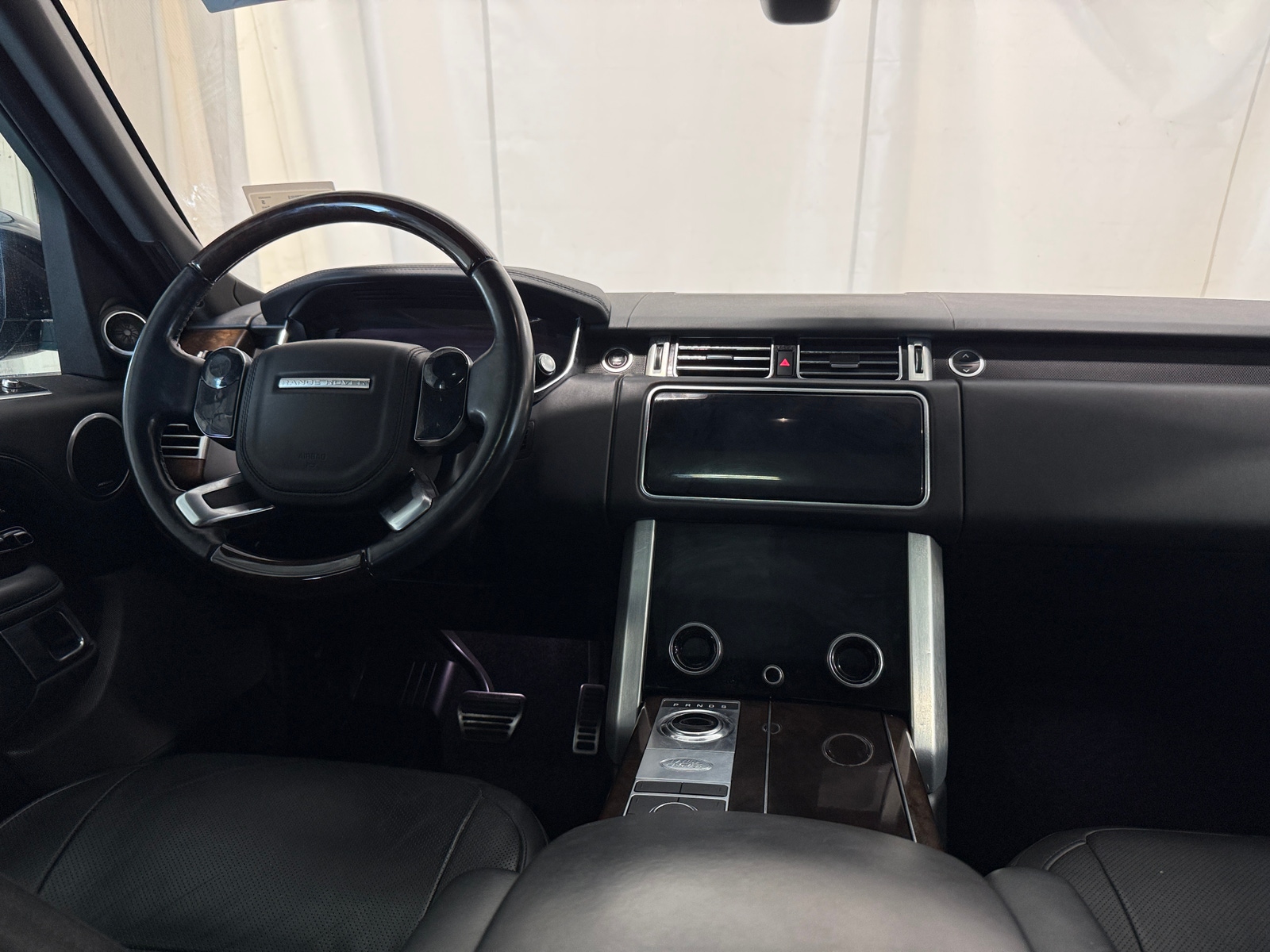 Thumbnail: 2022 Land Rover Range Rover - 2