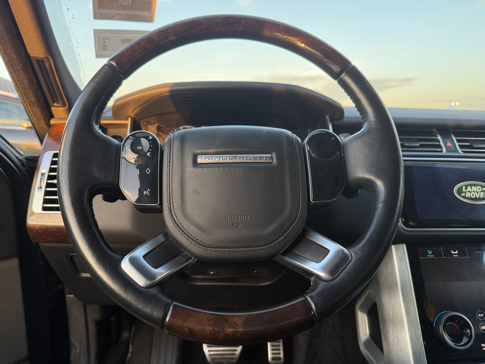 Thumbnail: 2022 Land Rover Range Rover - 4