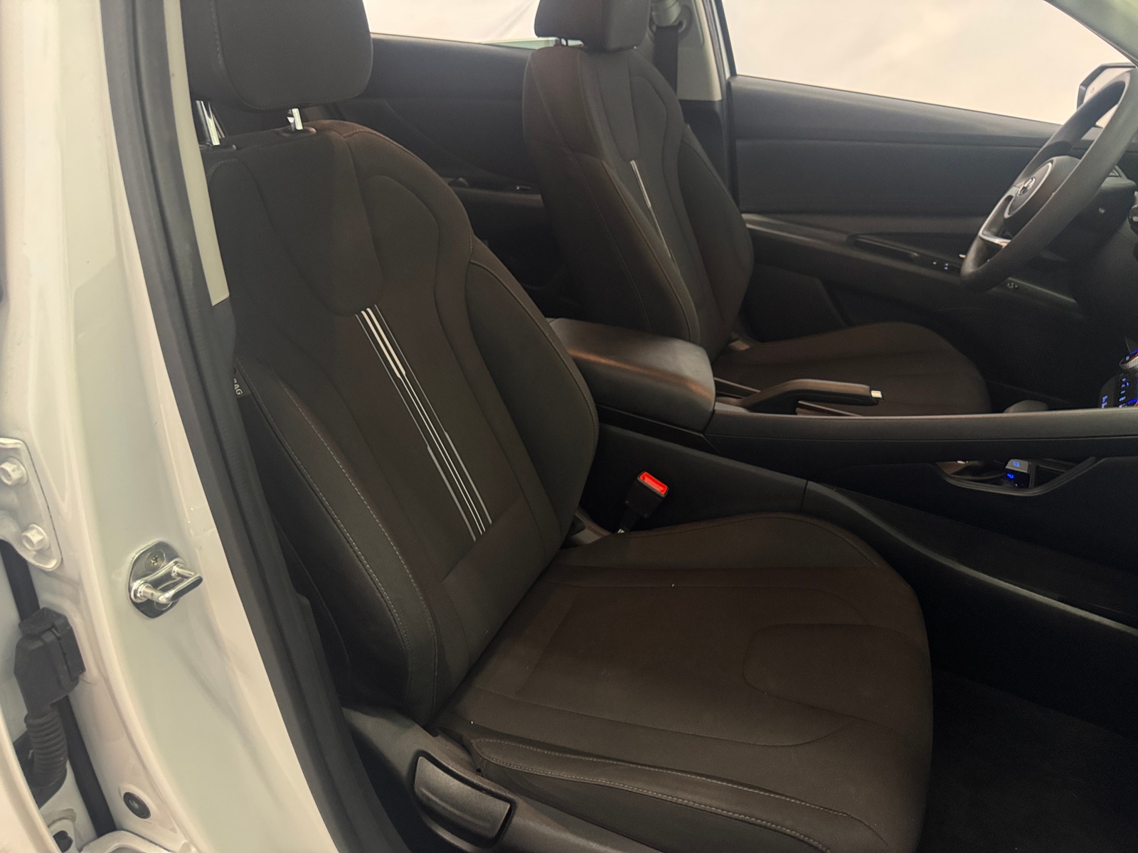 Thumbnail: 2022 Hyundai Elantra - 2