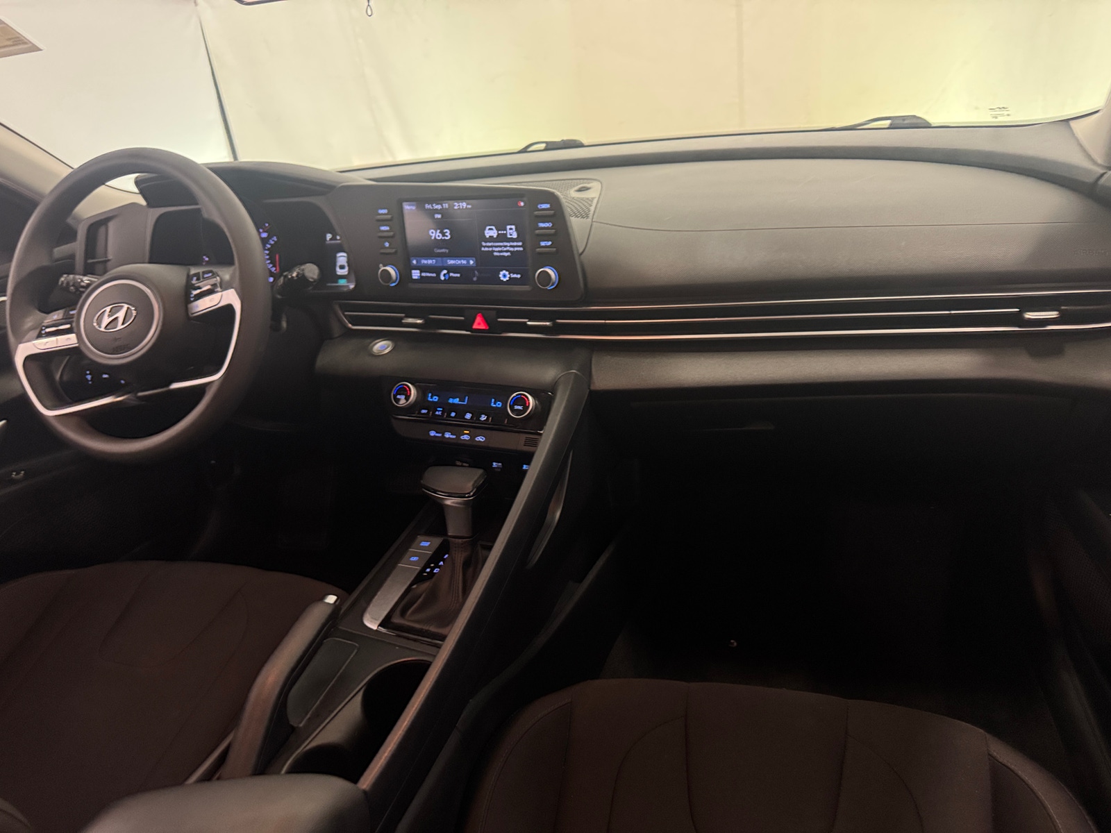 Thumbnail: 2022 Hyundai Elantra - 3