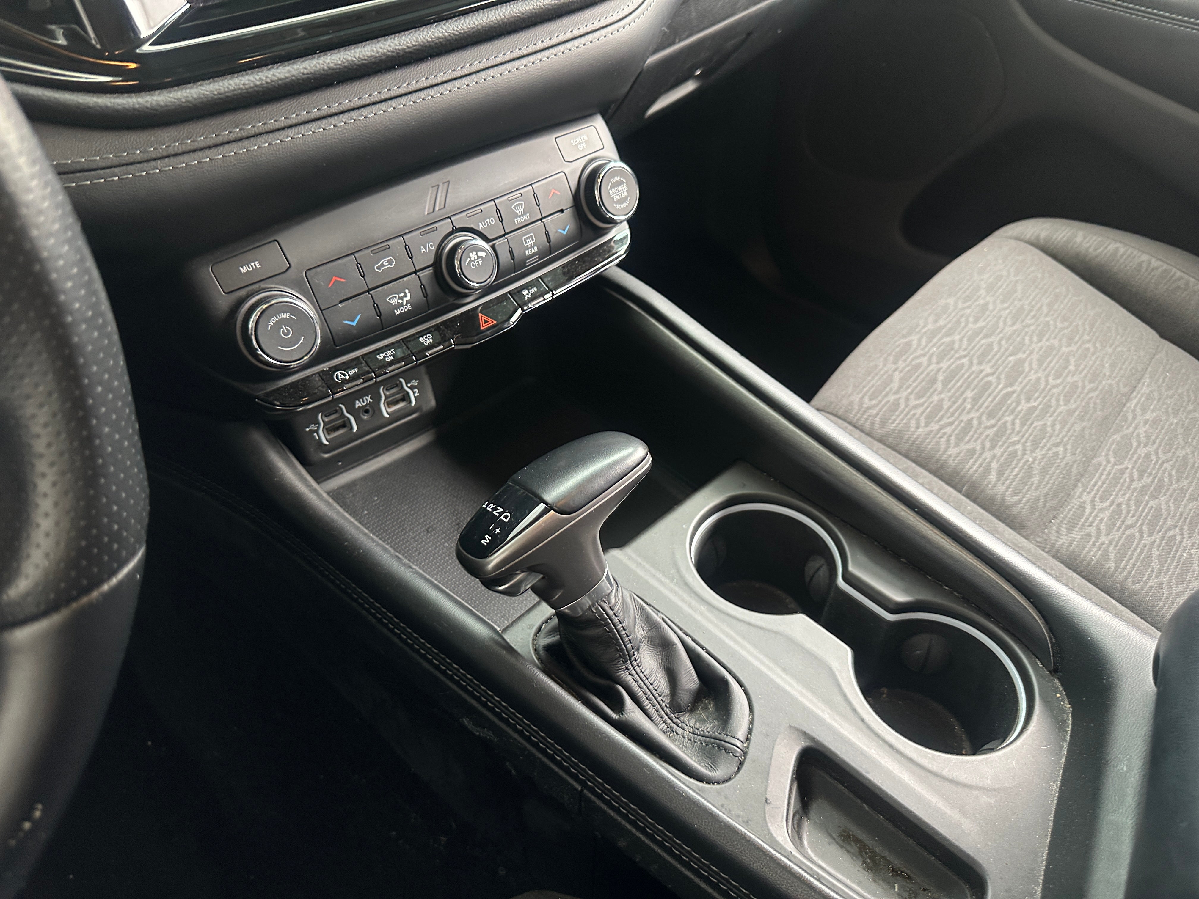 2021 Dodge Durango SXT - Photo 8