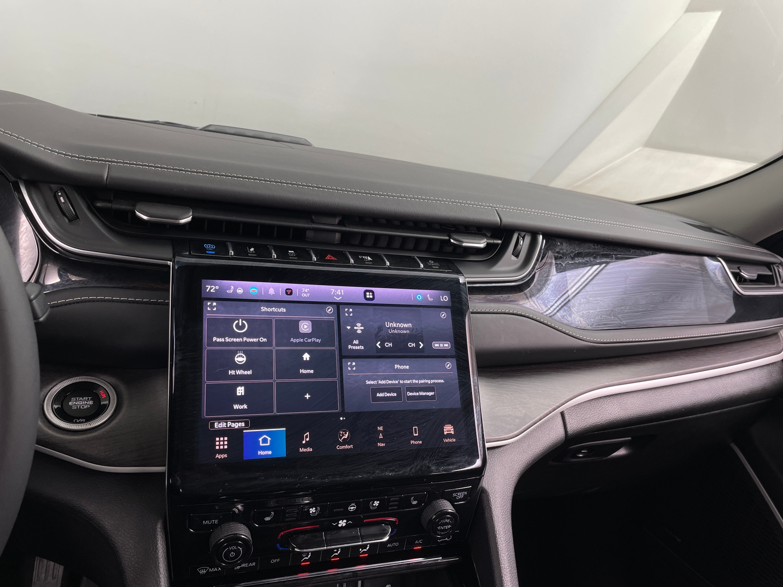 Thumbnail: 2022 Jeep Grand Cherokee - 3