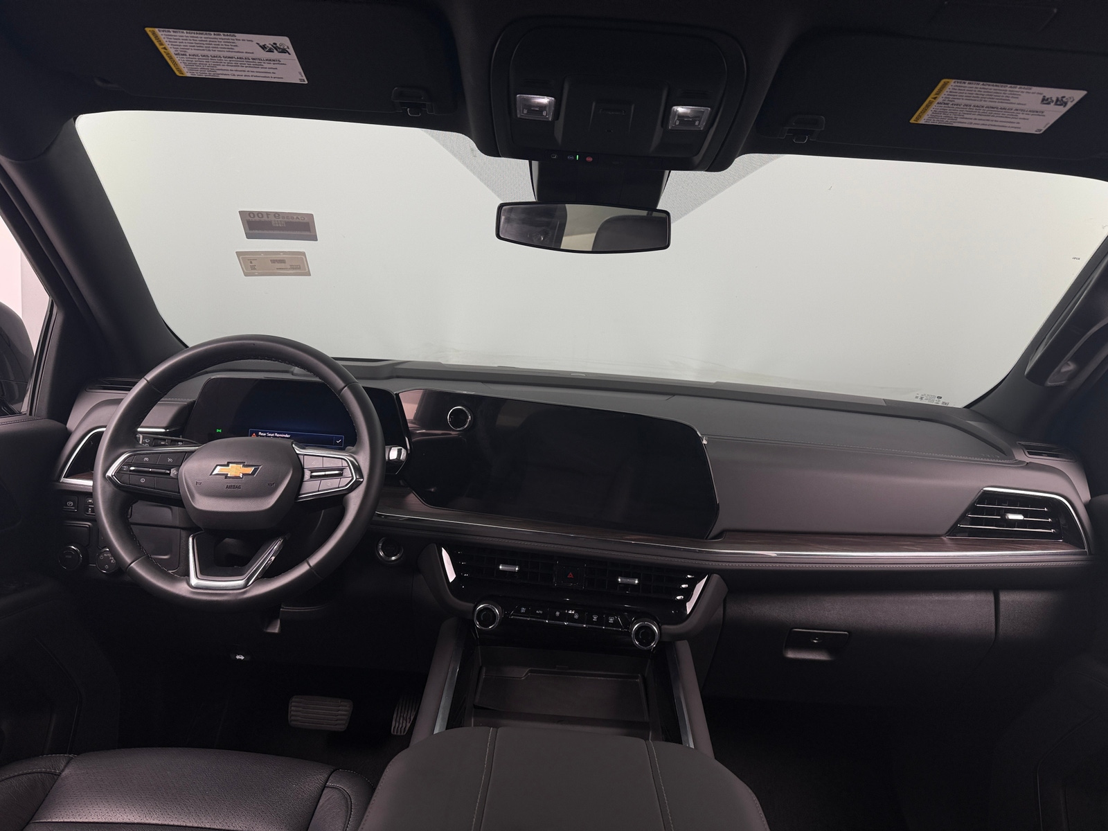 Thumbnail: 2026 Chevrolet Suburban - 3