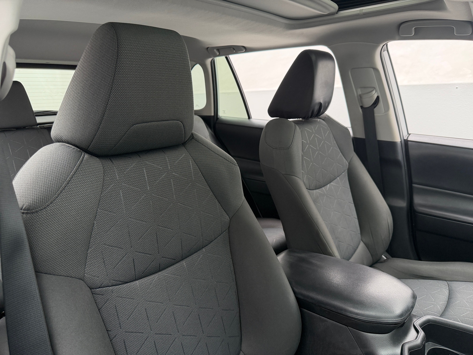Thumbnail: 2022 Toyota RAV4 - 2