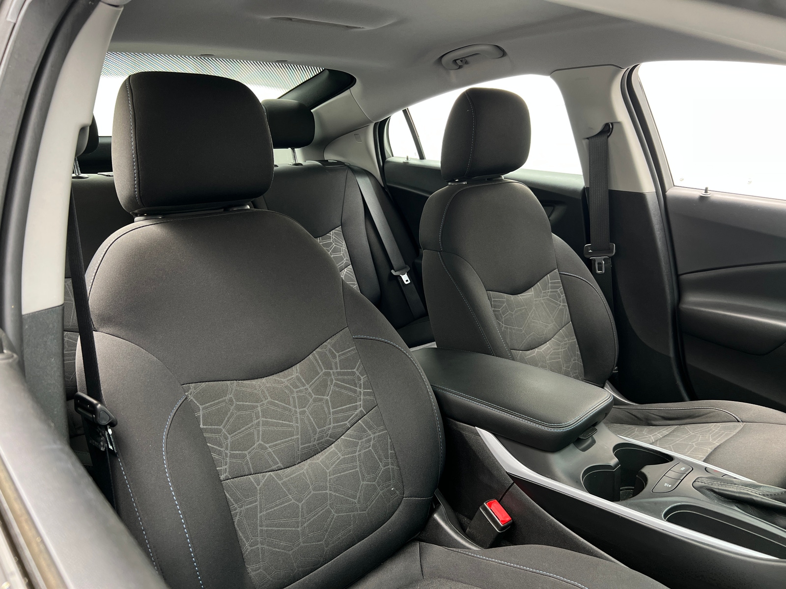 Thumbnail: 2018 Chevrolet Volt - 2
