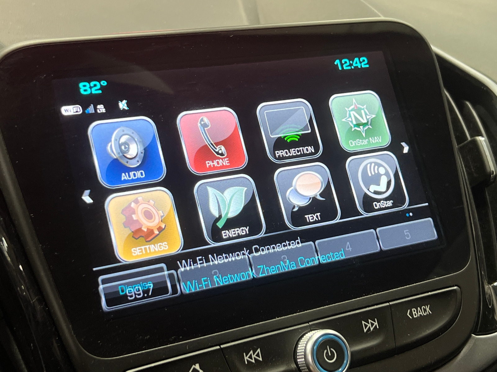 Thumbnail: 2018 Chevrolet Volt - 4