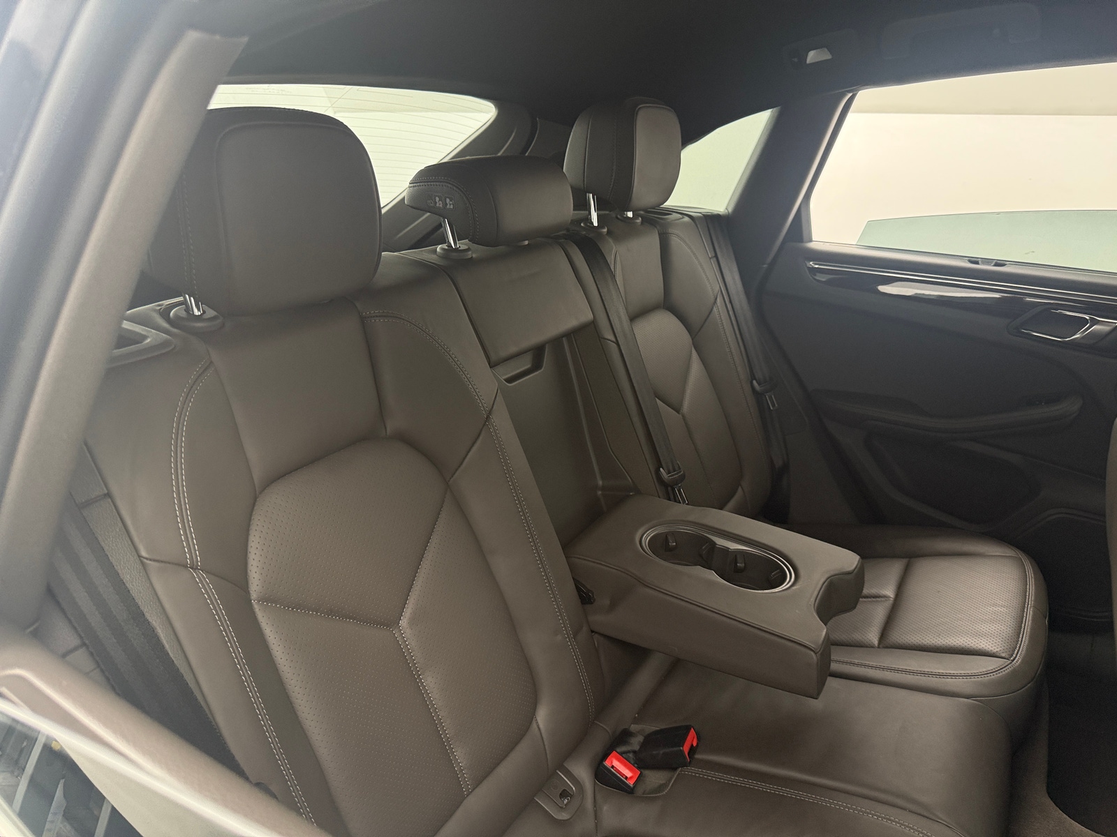 Thumbnail: 2015 Porsche Macan - 5