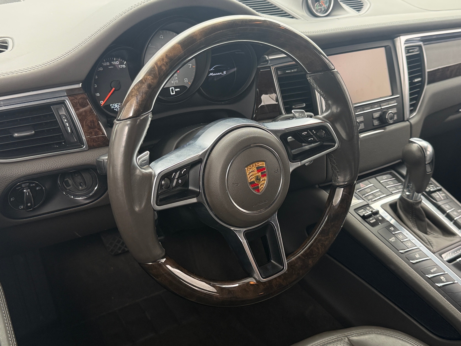 Thumbnail: 2015 Porsche Macan - 4