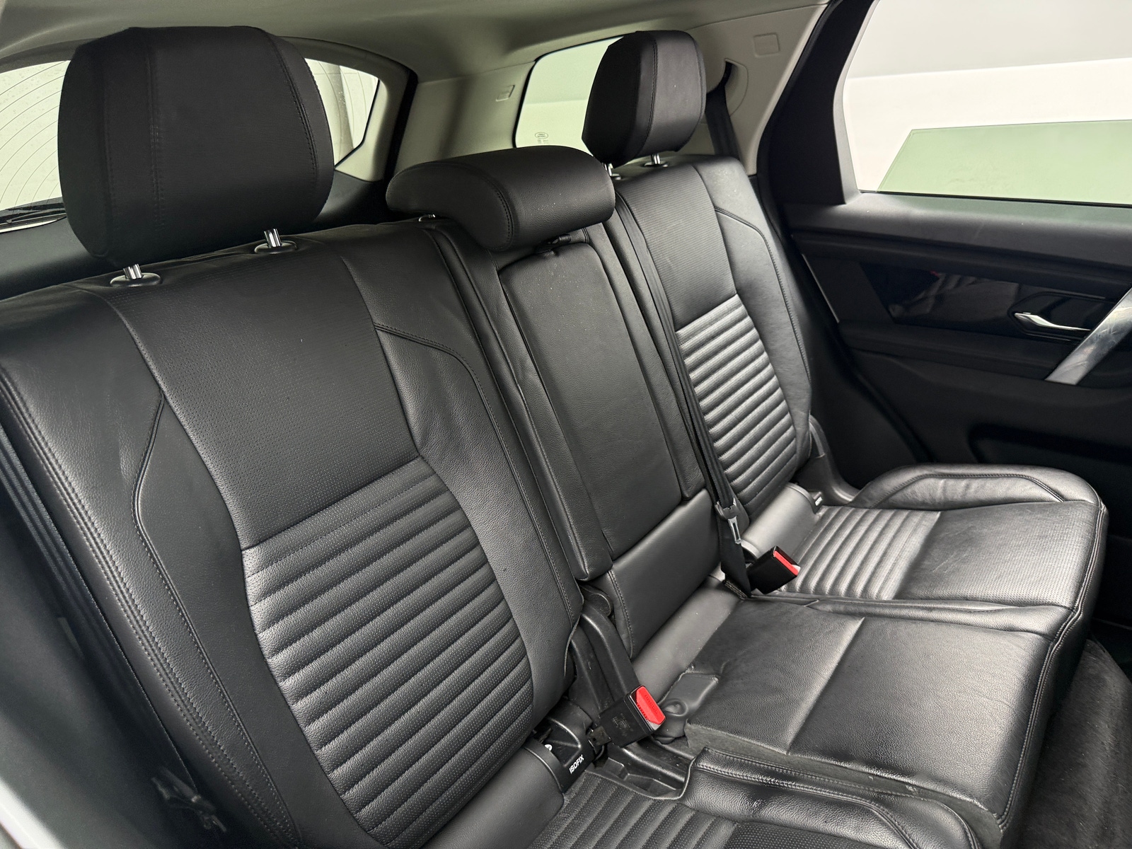 Thumbnail: 2020 Land Rover Discovery Sport - 6