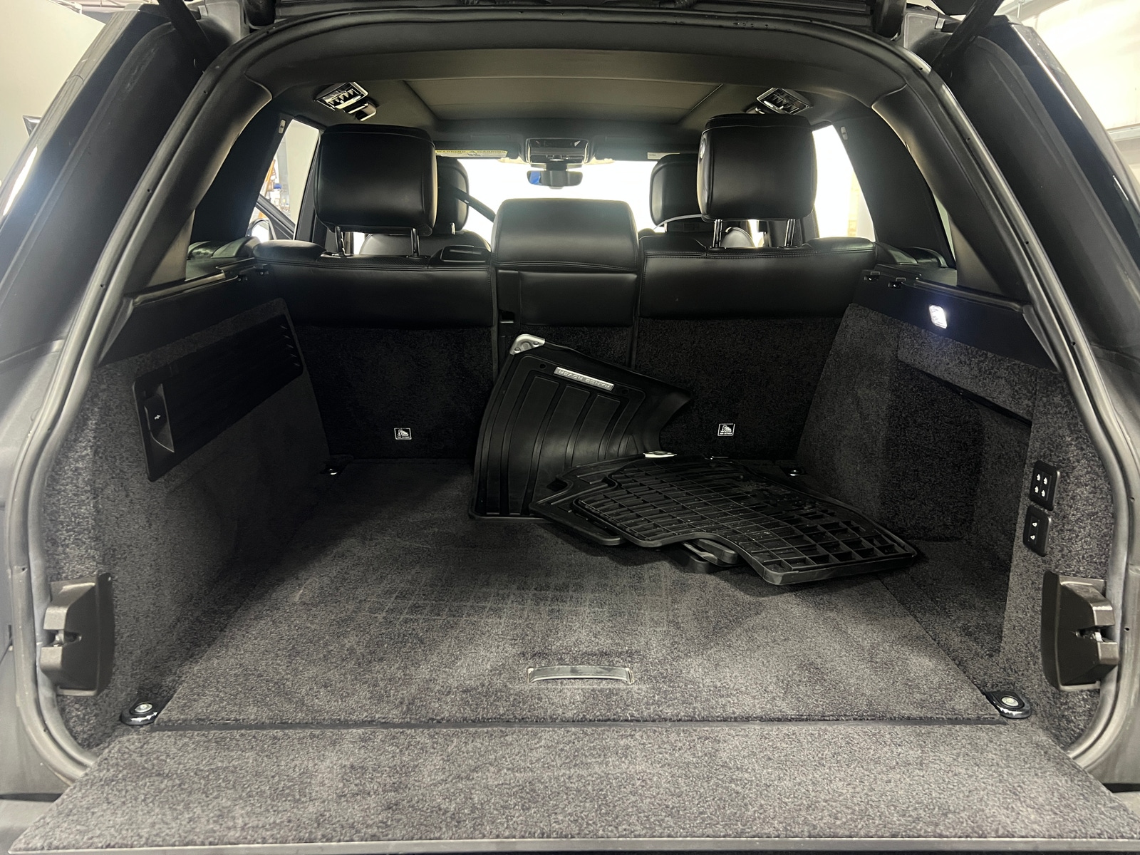 Thumbnail: 2020 Land Rover Range Rover - 6