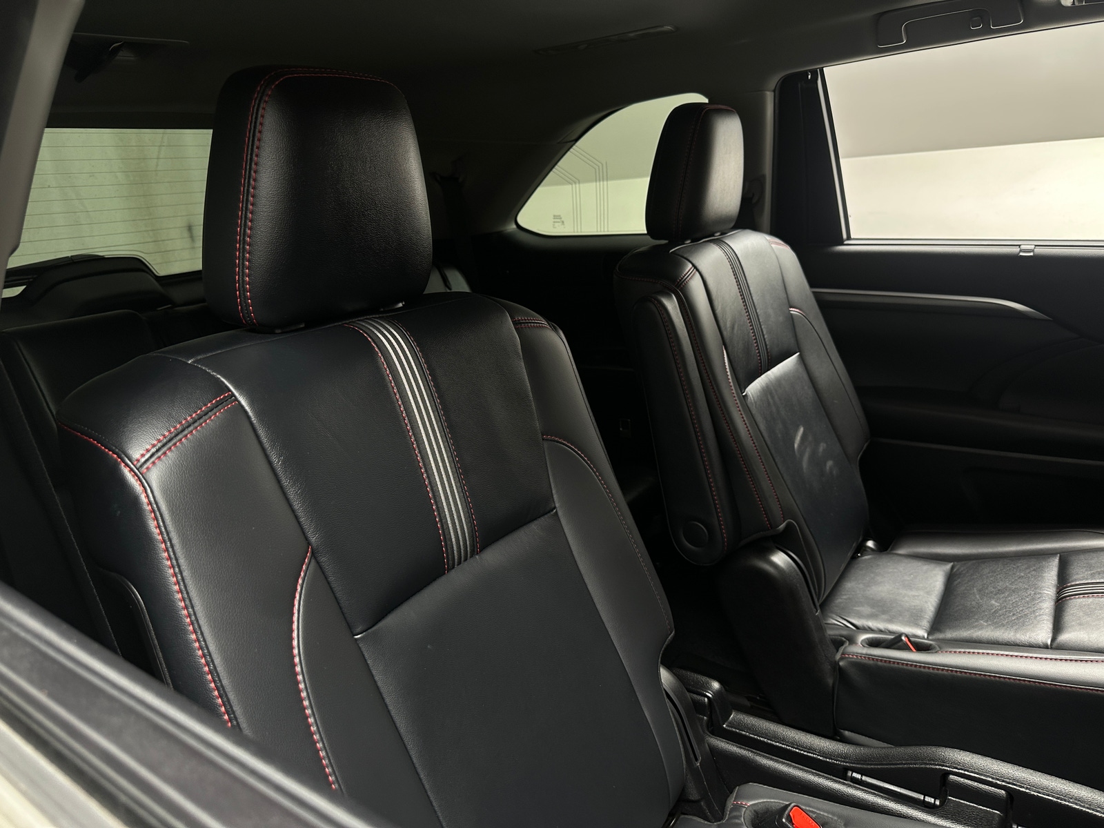 Thumbnail: 2019 Toyota Highlander - 6