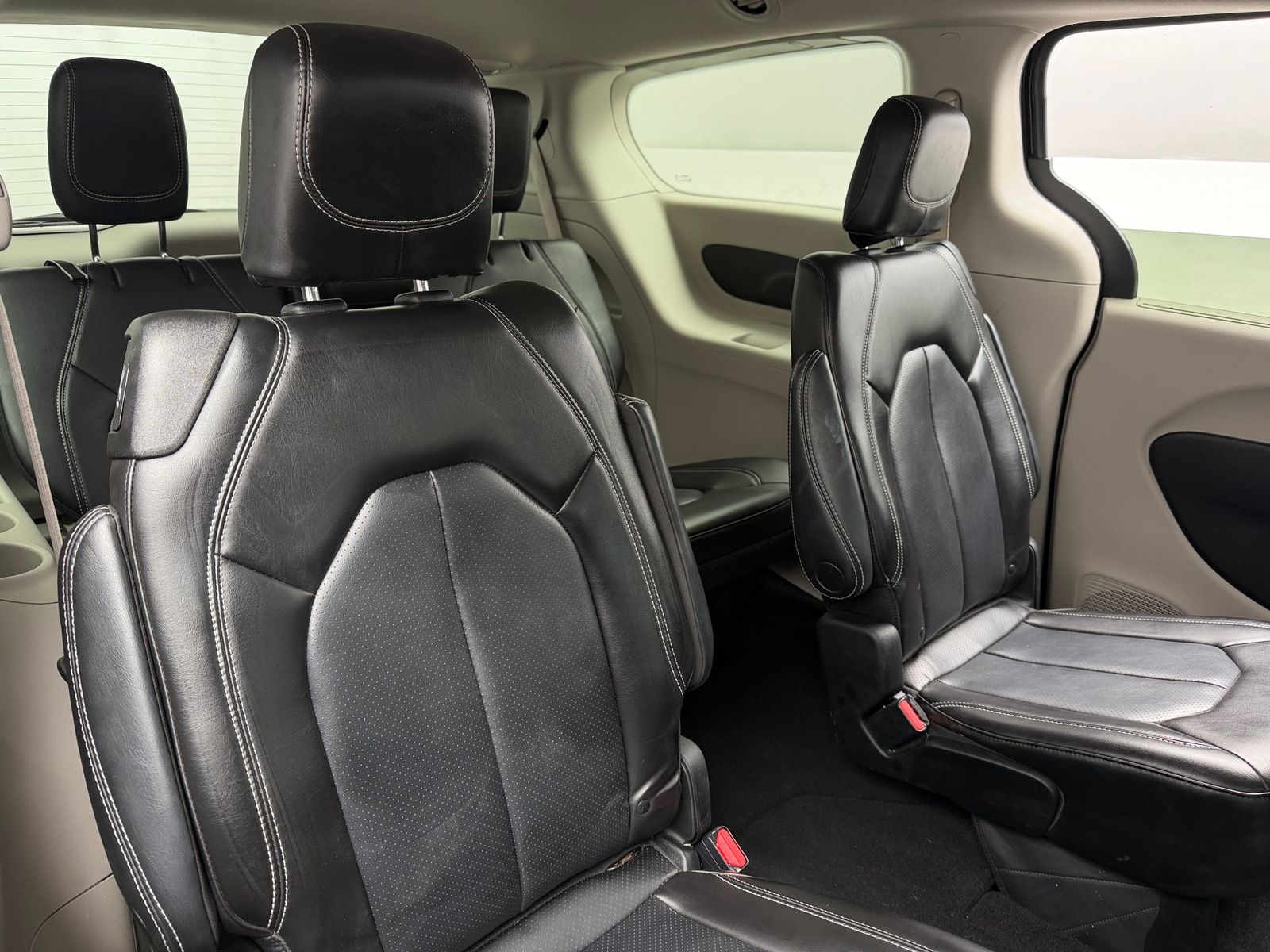 Thumbnail: 2023 Chrysler Pacifica - 5