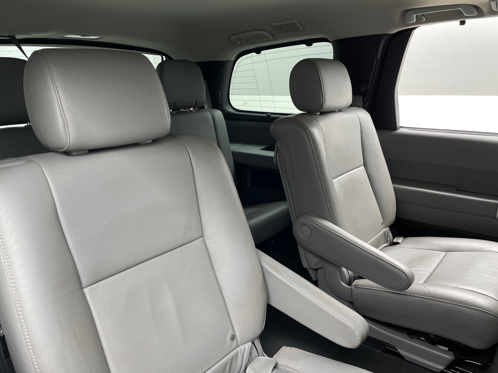 Thumbnail: 2020 Toyota Sequoia - 5