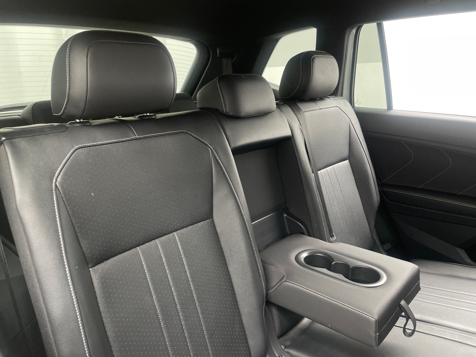 Thumbnail: 2022 Volkswagen Tiguan - 5