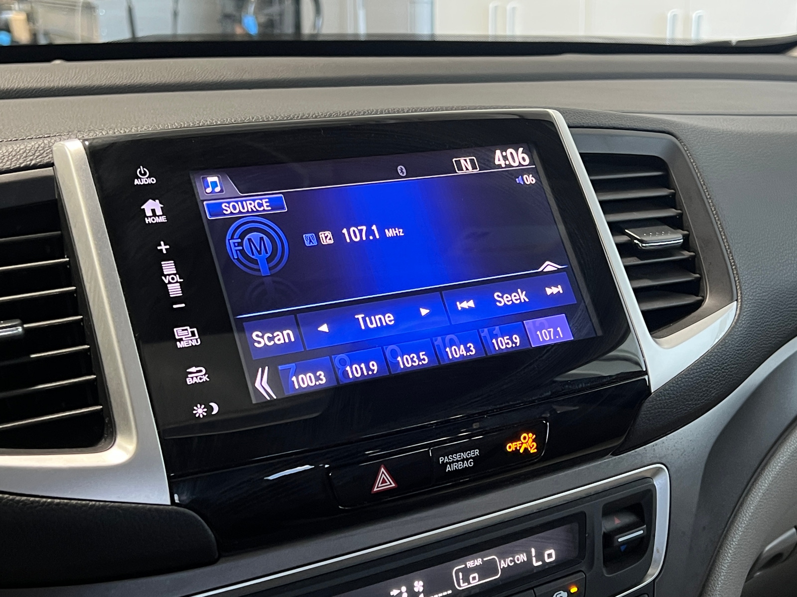 Thumbnail: 2017 Honda Pilot - 3