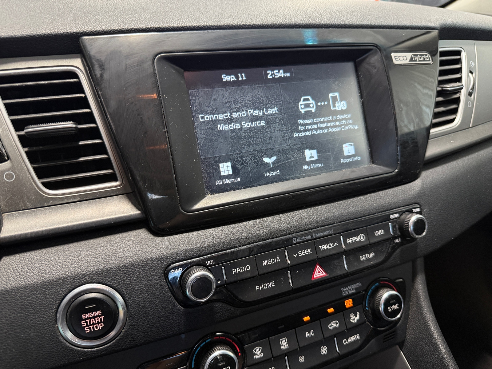 Thumbnail: 2019 Kia Niro - 4
