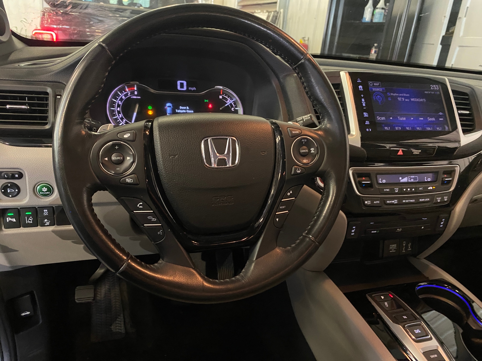 Thumbnail: 2017 Honda Pilot - 4