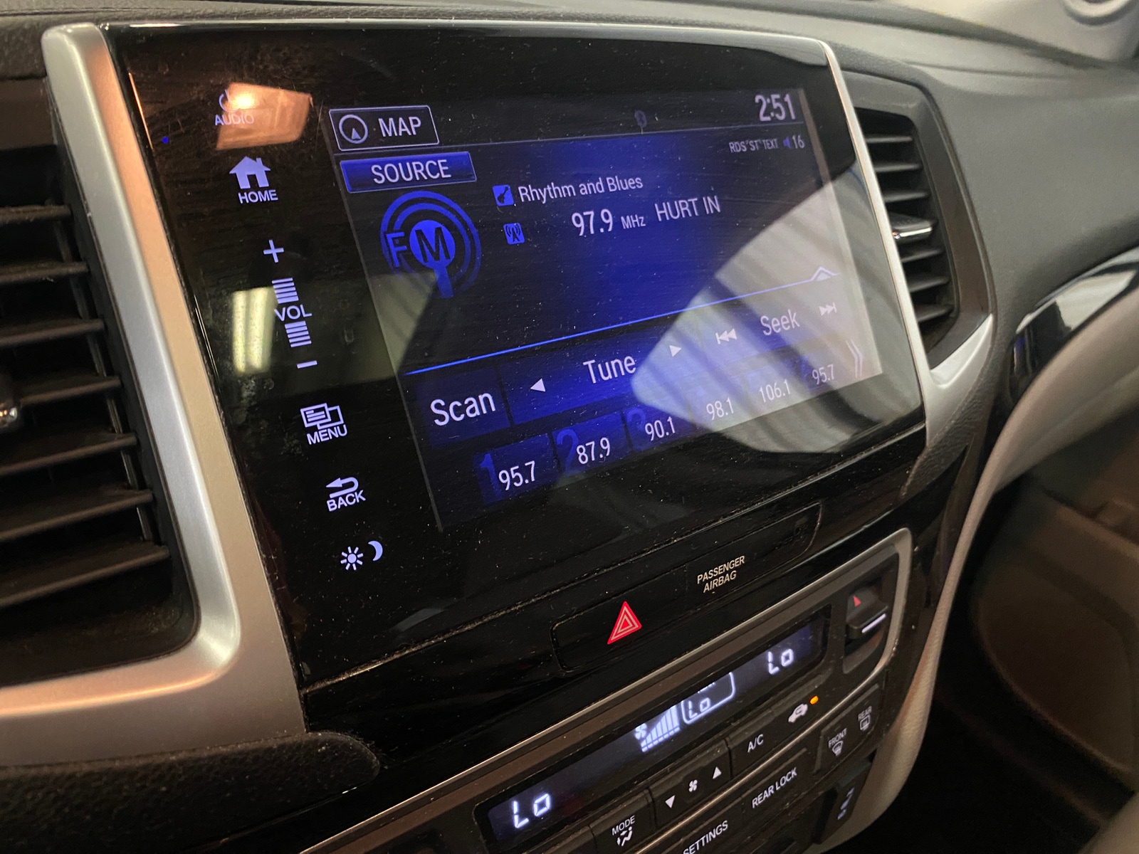 Thumbnail: 2017 Honda Pilot - 3