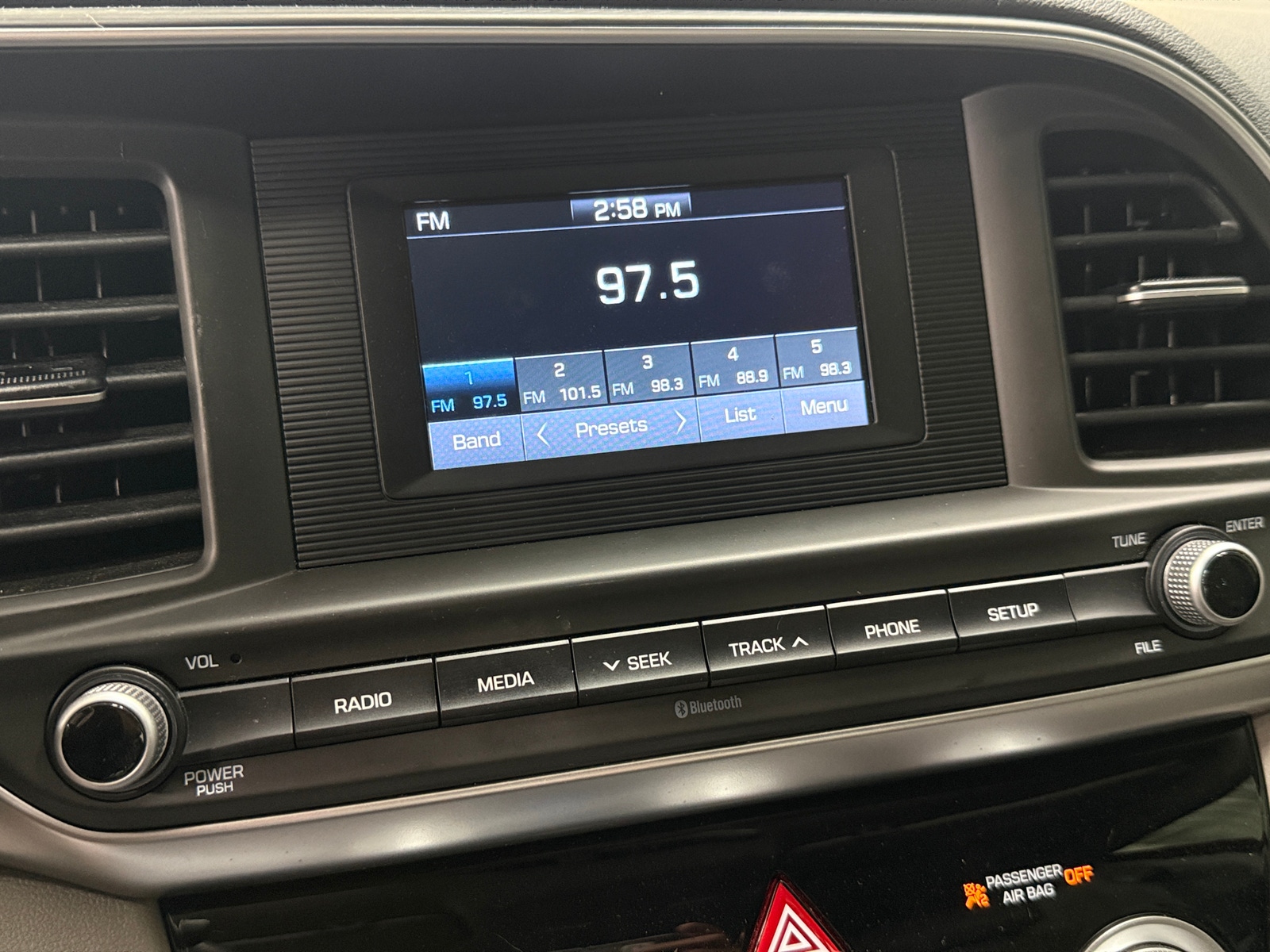 Thumbnail: 2019 Hyundai Elantra - 4