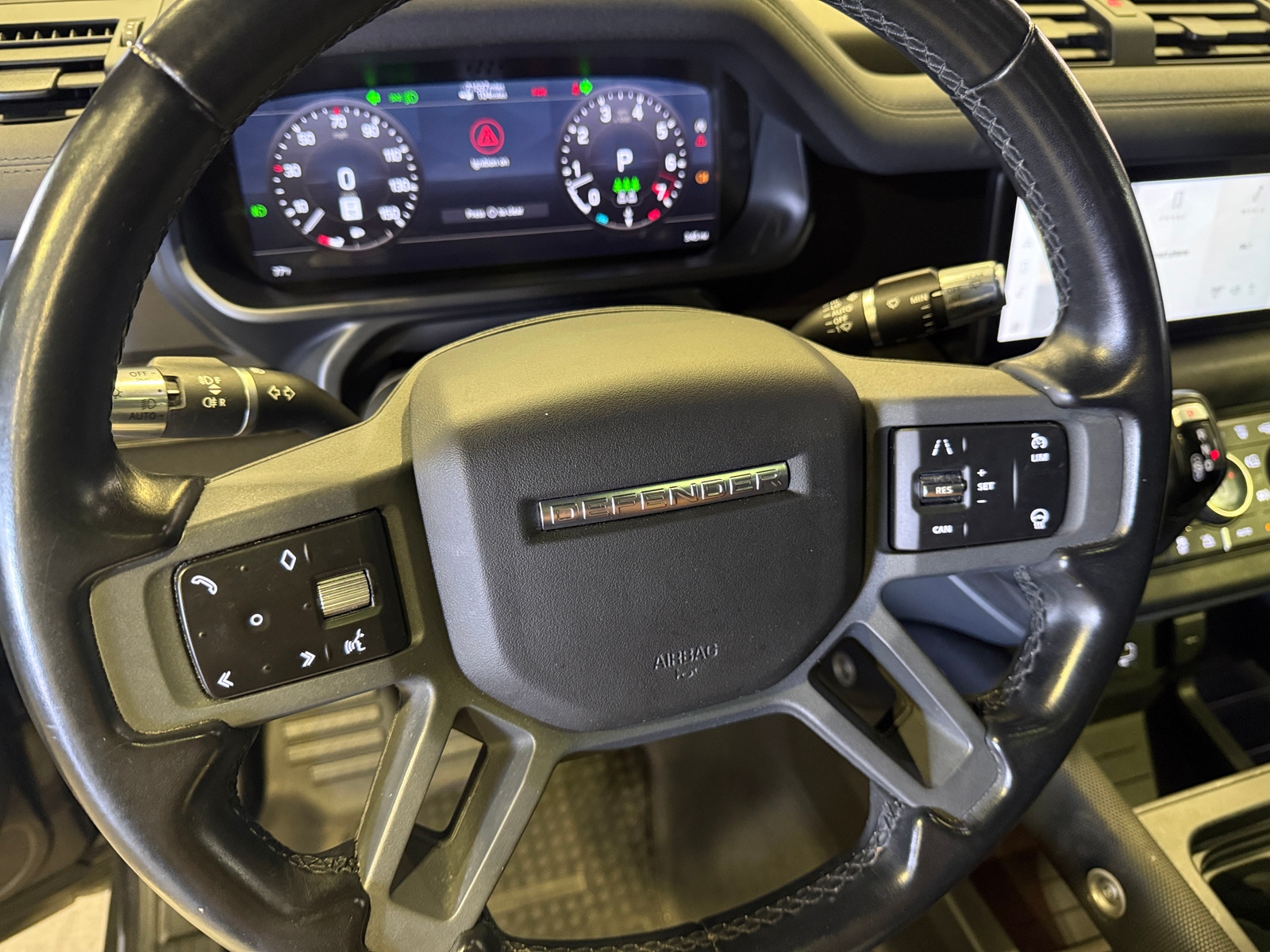 Thumbnail: 2021 Land Rover Defender - 5
