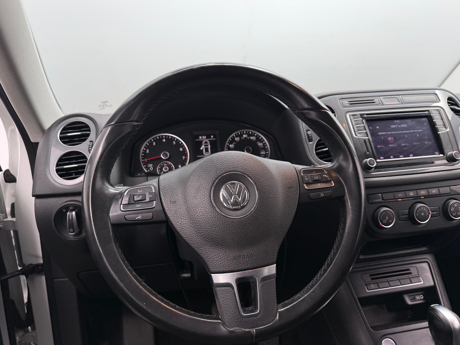 Thumbnail: 2018 Volkswagen Tiguan - 5