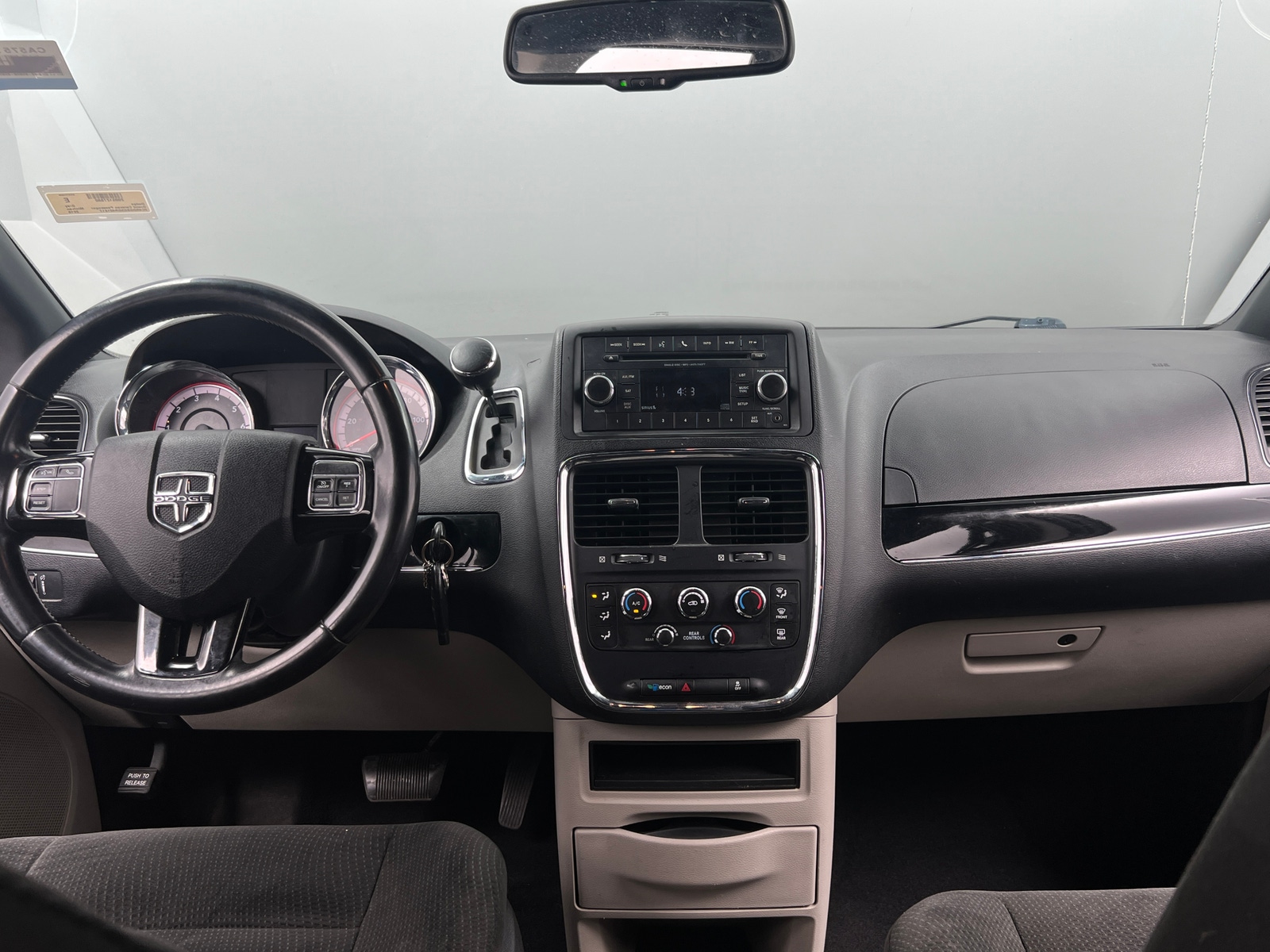 Thumbnail: 2016 Dodge Grand Caravan - 3