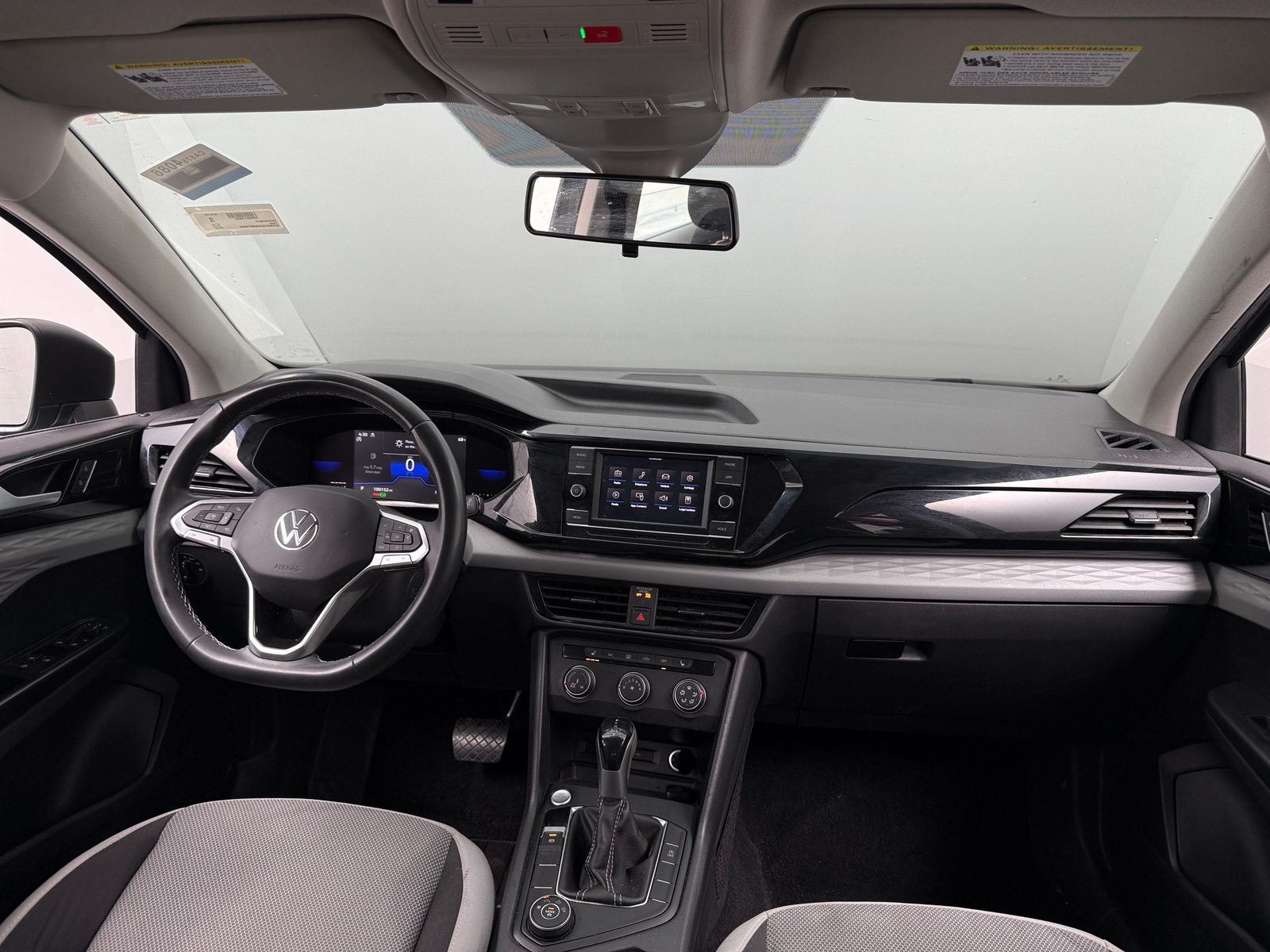 Thumbnail: 2022 Volkswagen Taos - 3