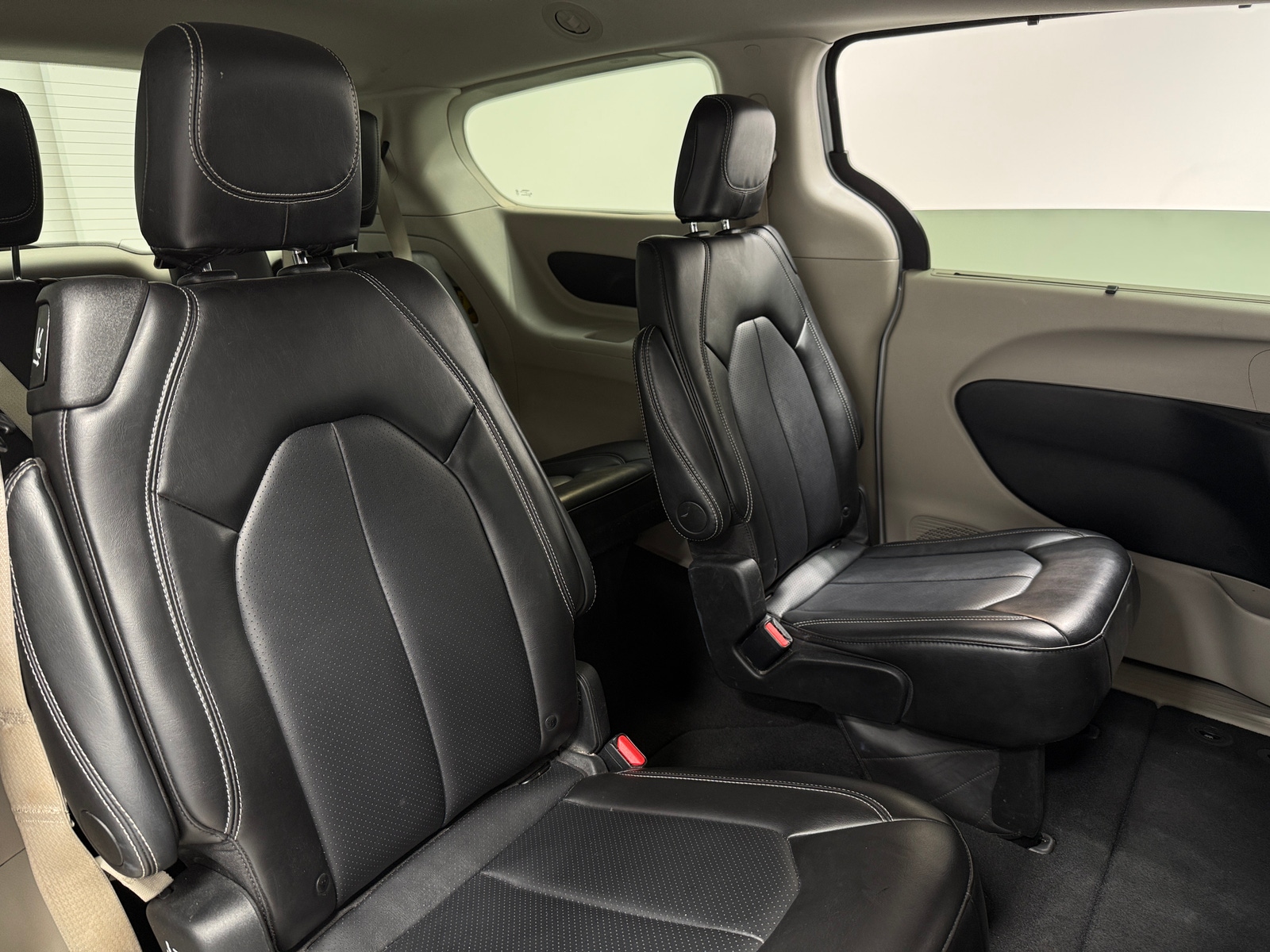 Thumbnail: 2024 Chrysler Pacifica - 5