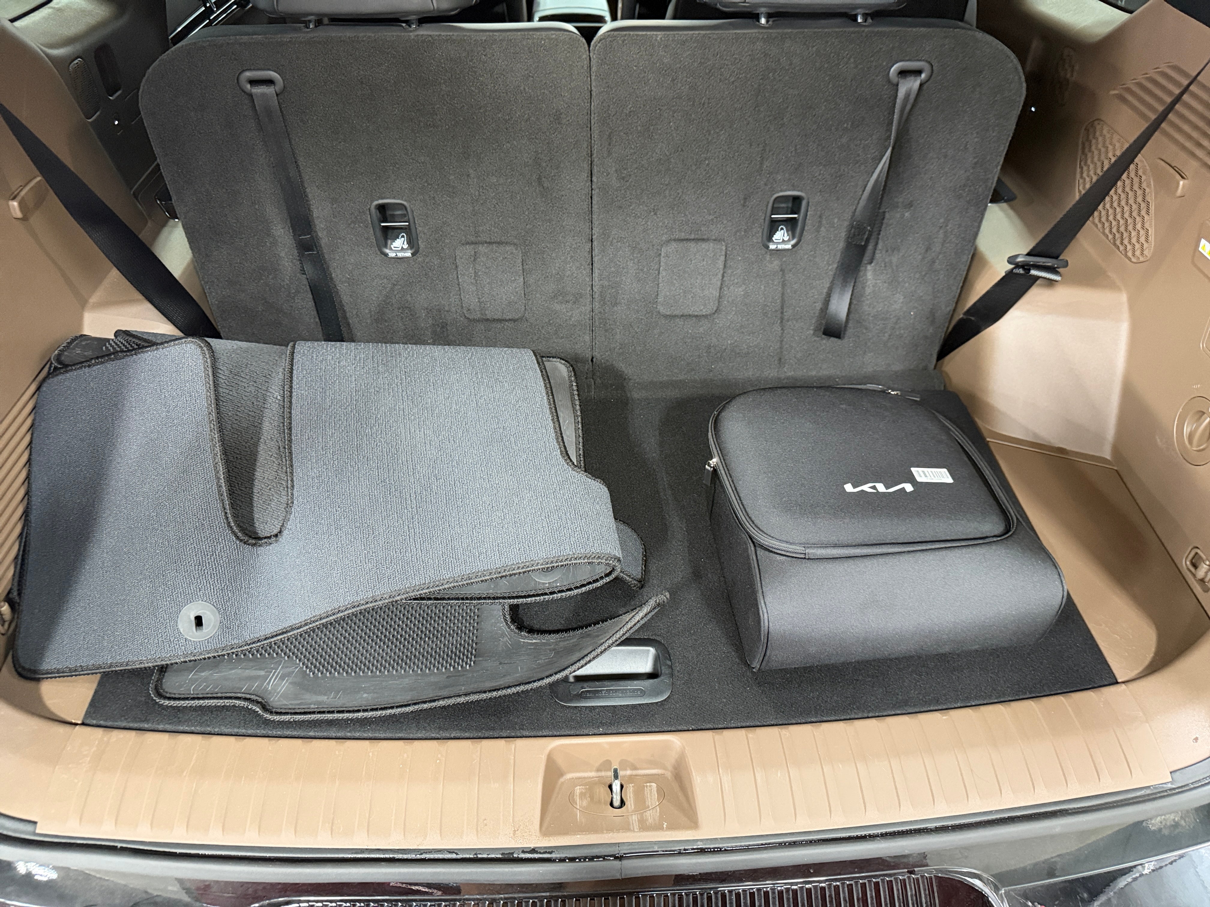 Used 2024 Kia EV9 Land with VIN KNDADFS52R6028896 for sale in Auburn, WA