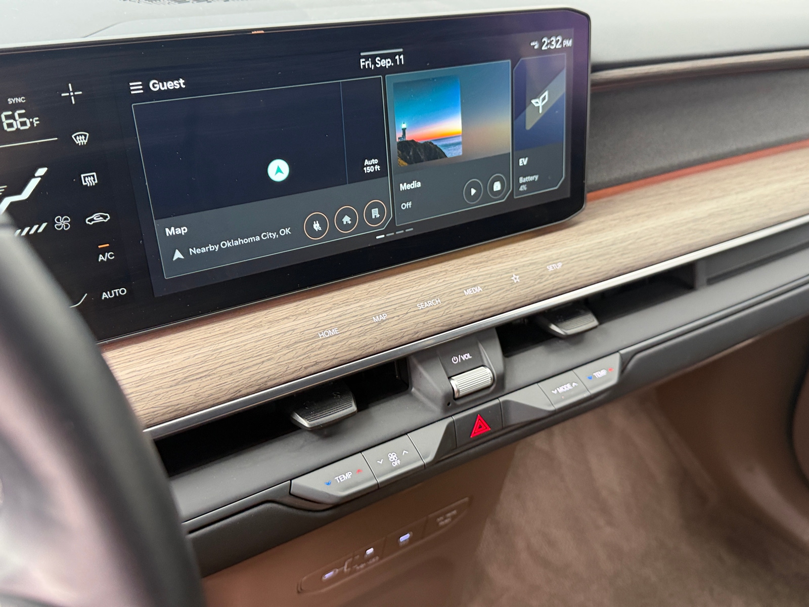 Thumbnail: 2024 Kia EV9 - 3