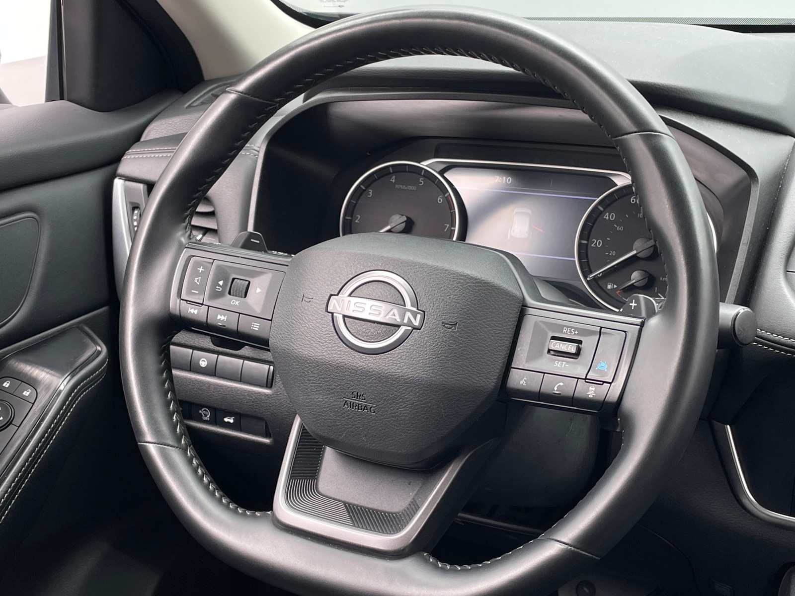 Thumbnail: 2025 Nissan Rogue - 5