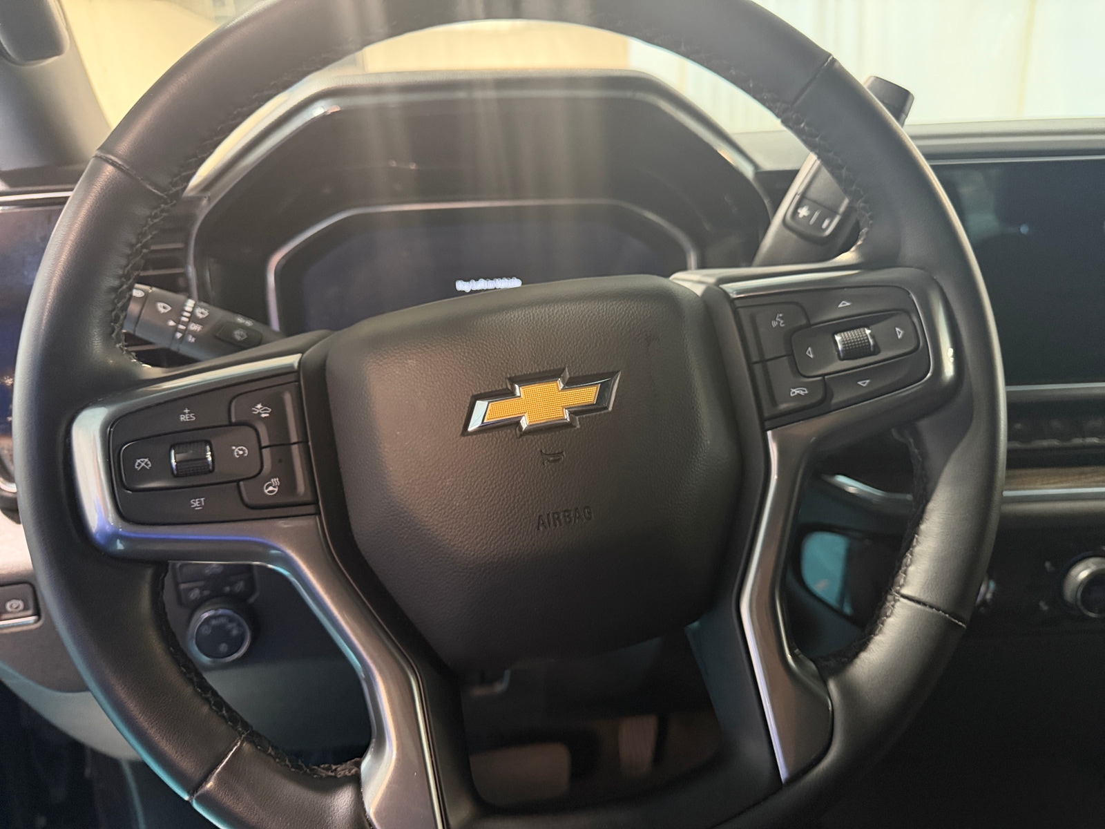 Thumbnail: 2023 Chevrolet Silverado 1500 - 5