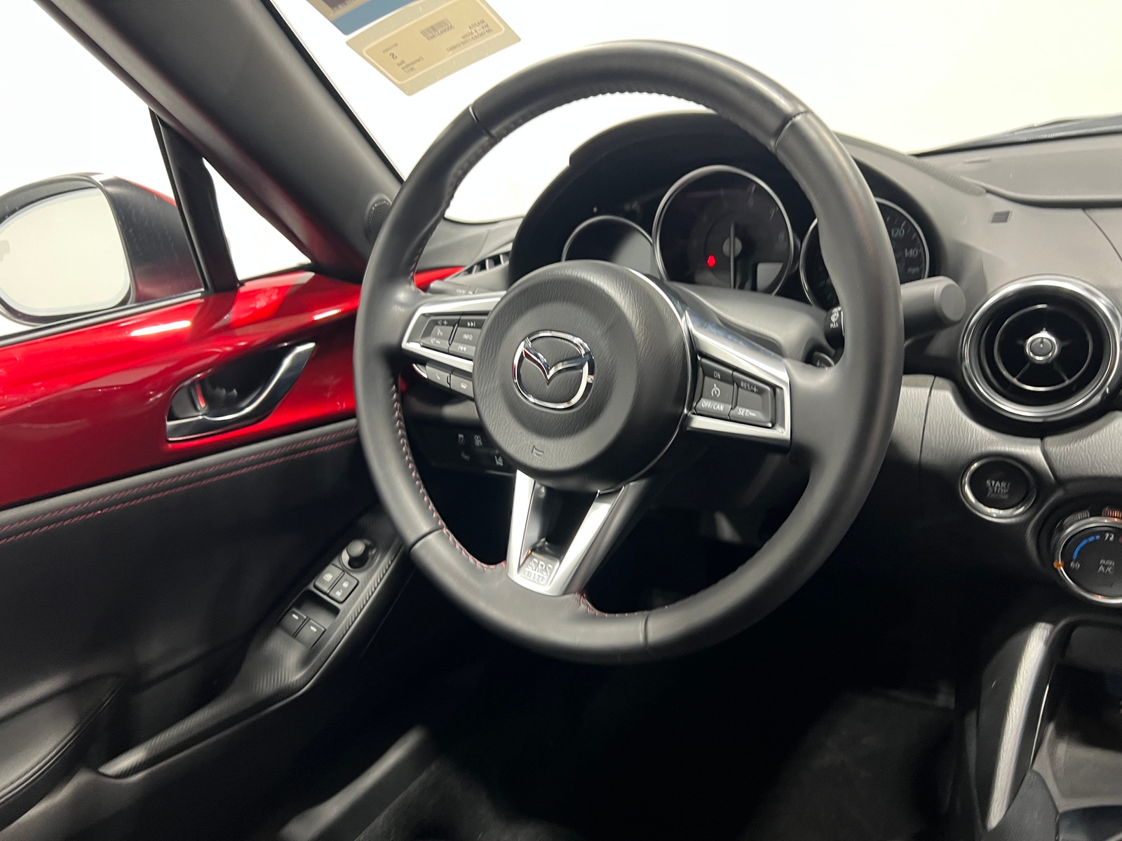 Thumbnail: 2017 Mazda MX-5 Miata - 4
