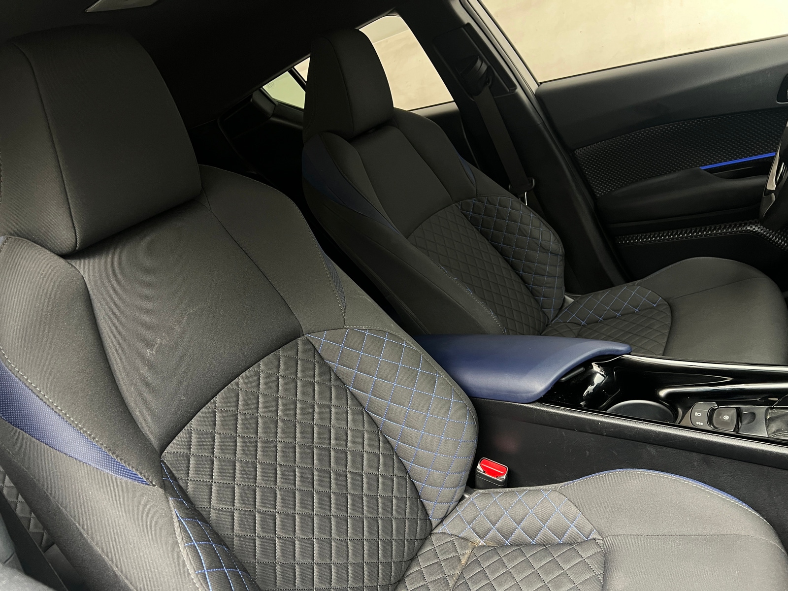 Thumbnail: 2020 Toyota C-HR - 2