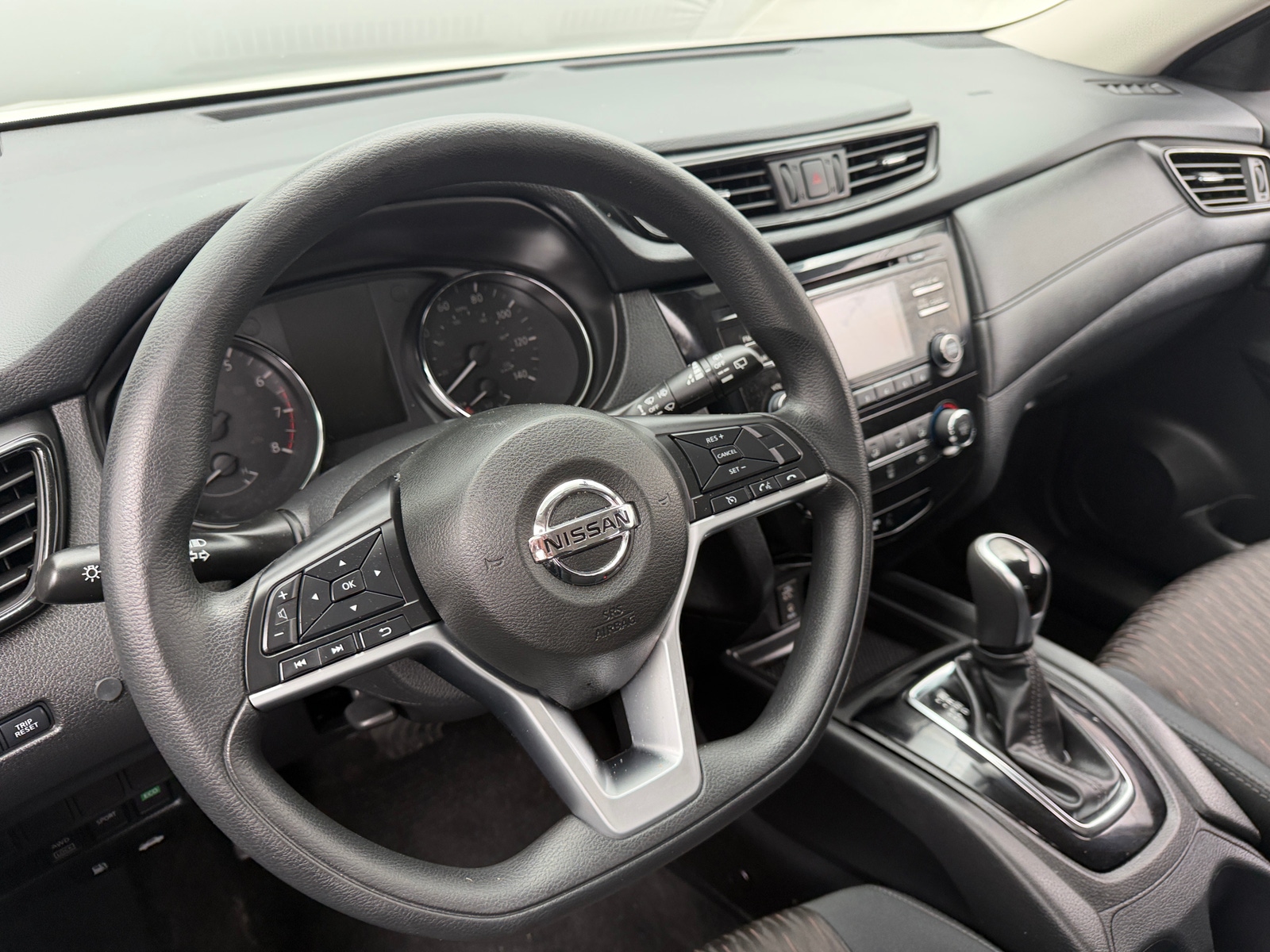 Thumbnail: 2017 Nissan Rogue - 5