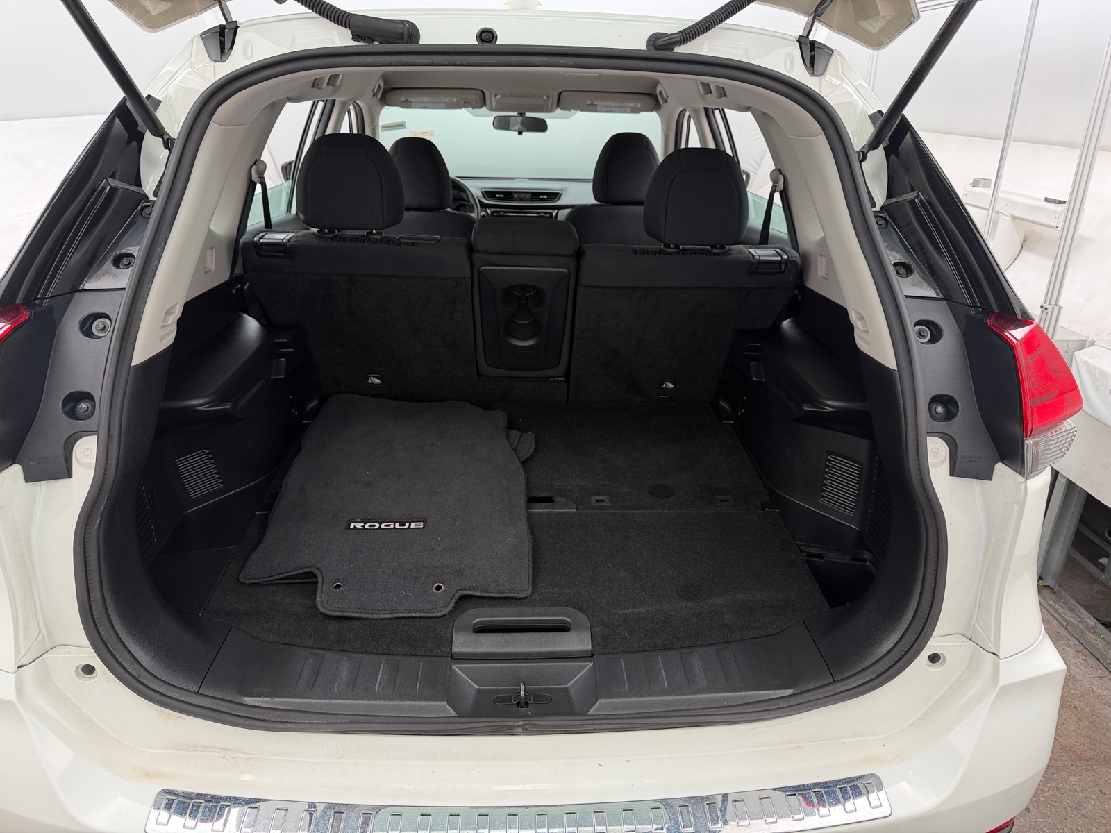 Thumbnail: 2017 Nissan Rogue - 7