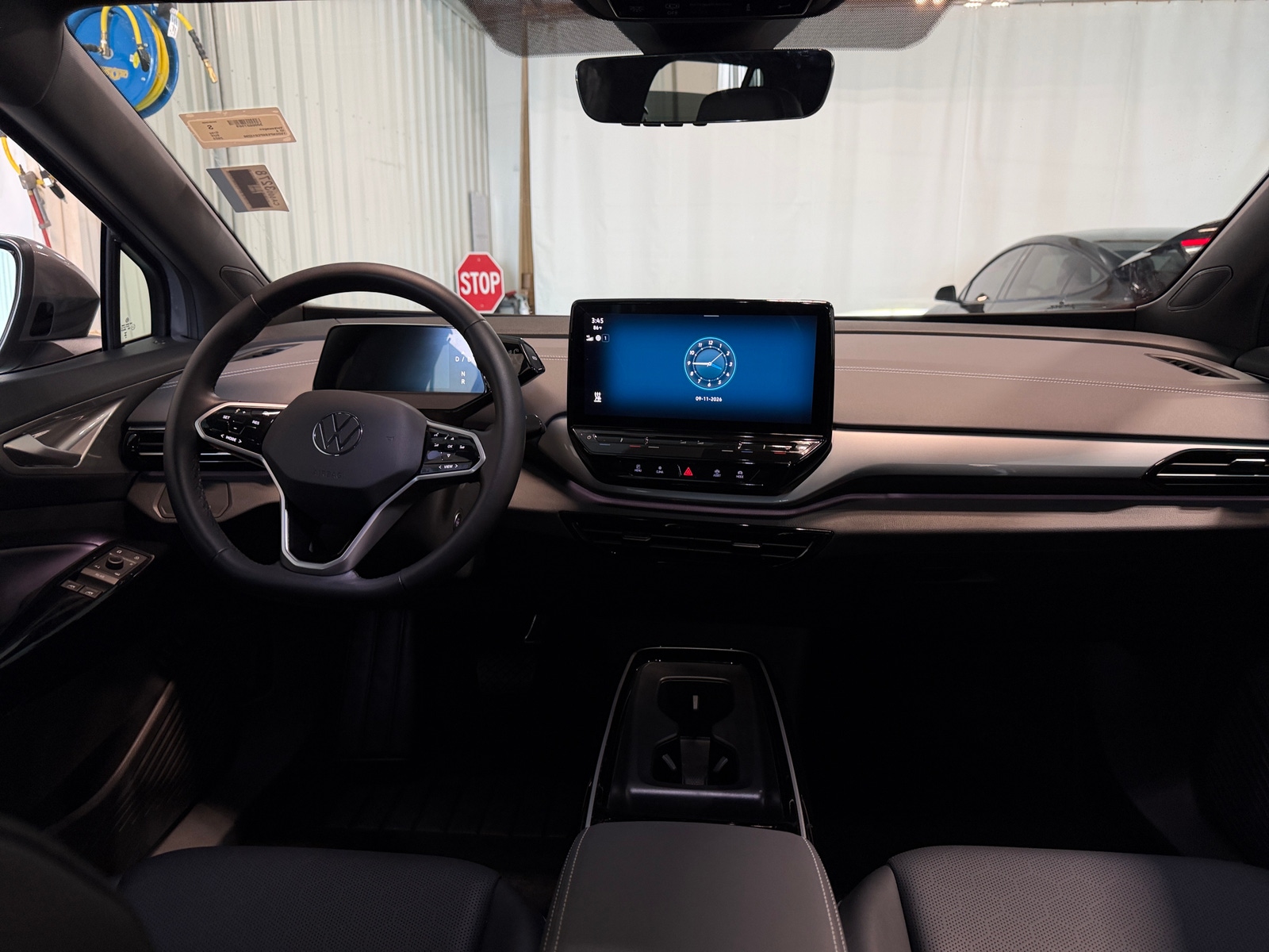 Thumbnail: 2023 Volkswagen ID.4 - 2