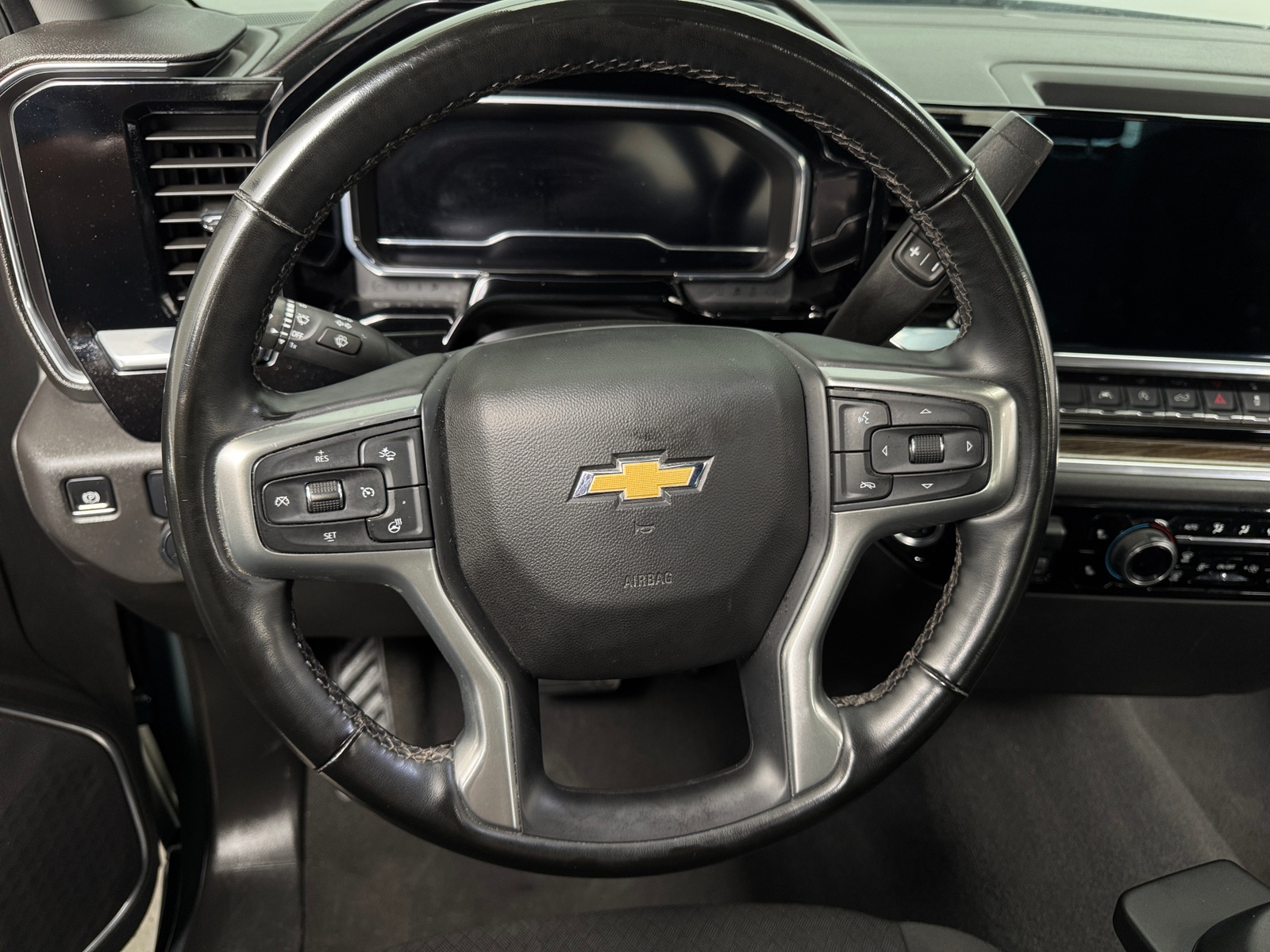 Thumbnail: 2025 Chevrolet Silverado 1500 - 5