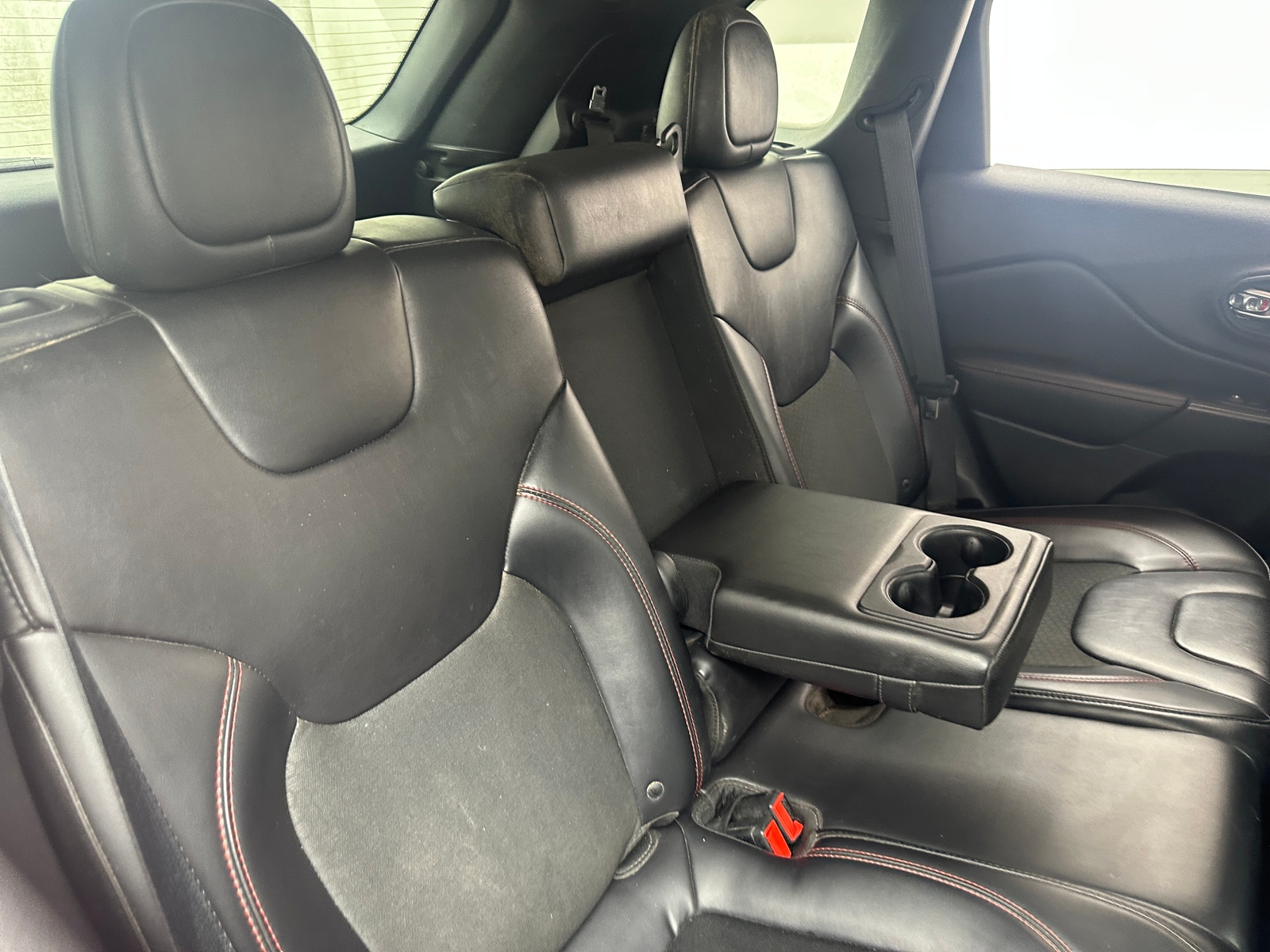 Thumbnail: 2019 Jeep Cherokee - 6